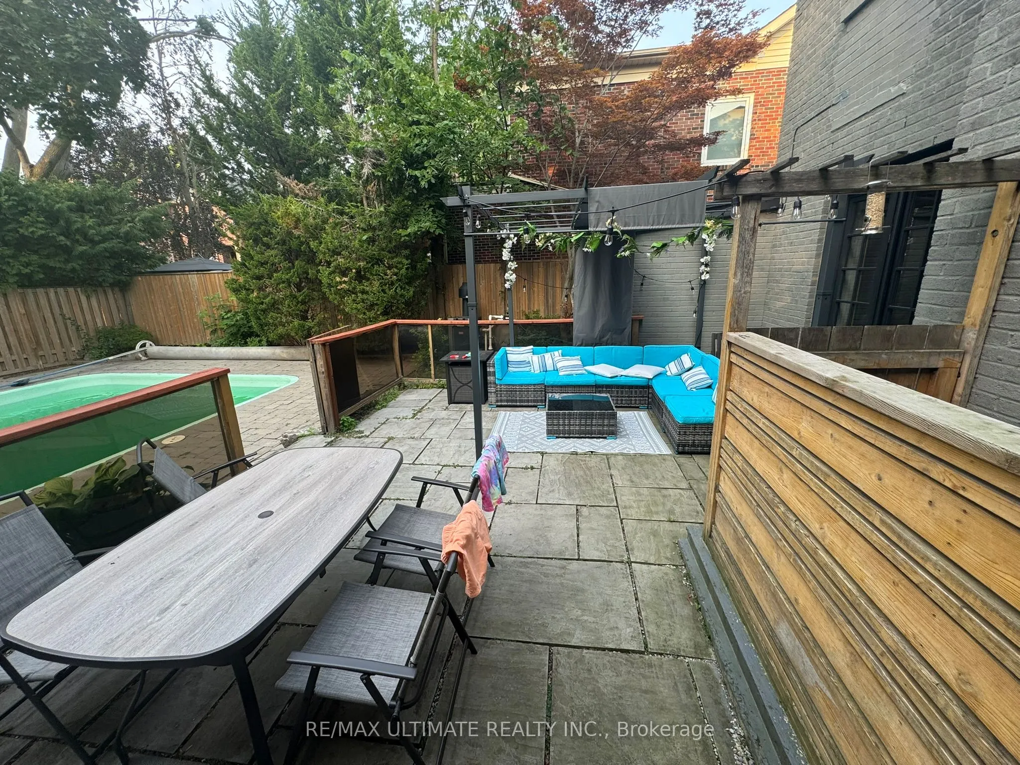 10 Noel Avenue