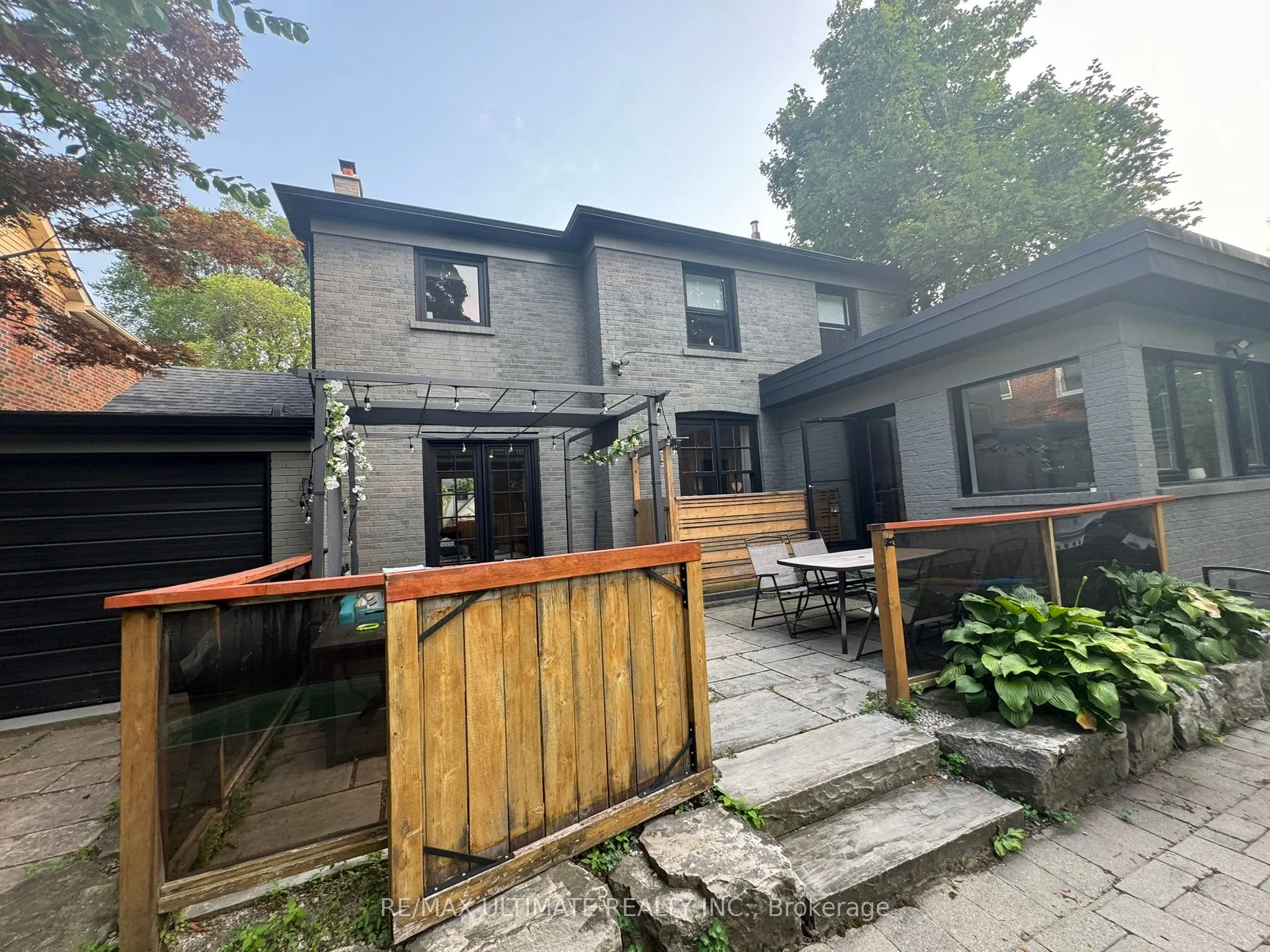 10 Noel Avenue