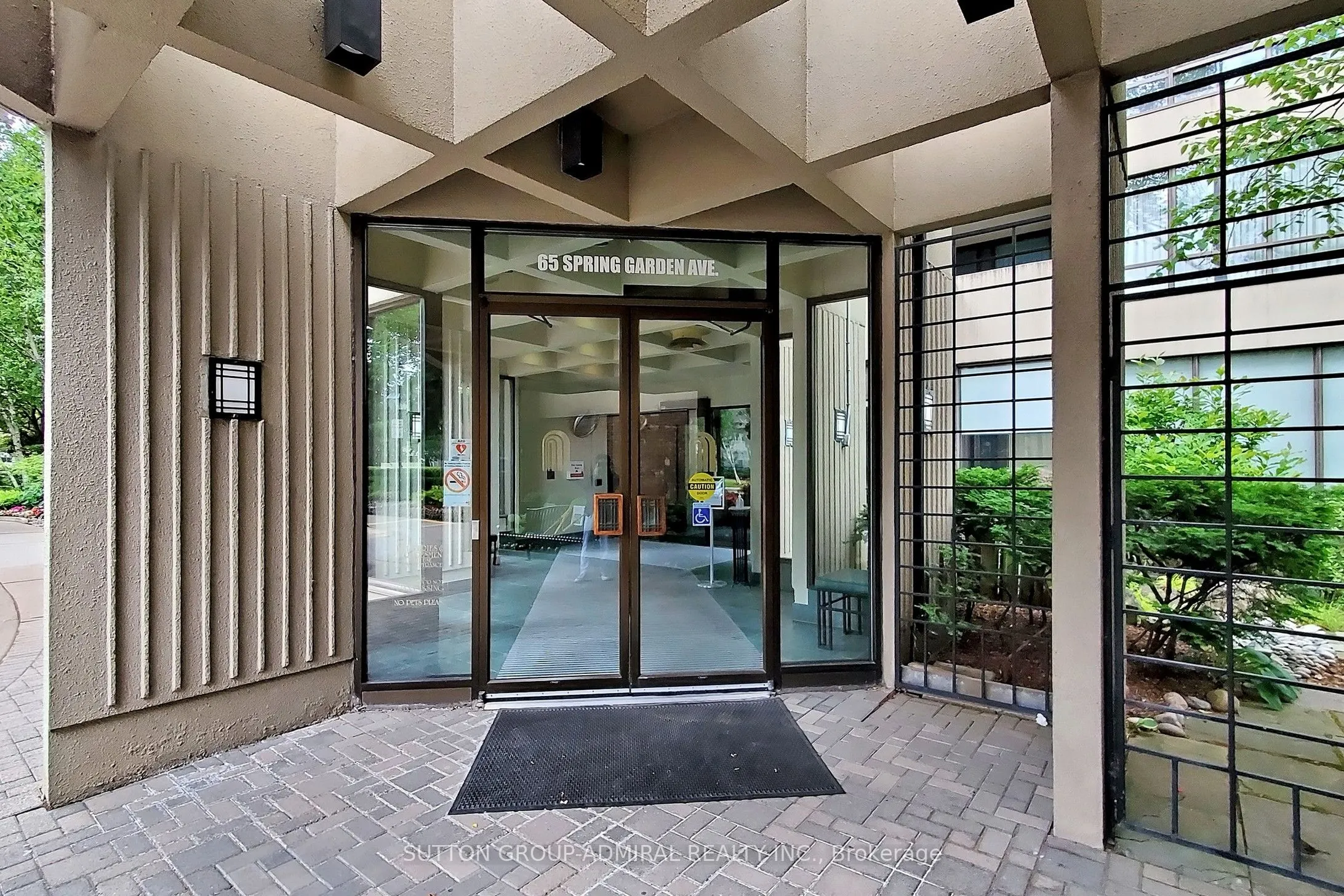 65 Spring Garden Avenue, #2009