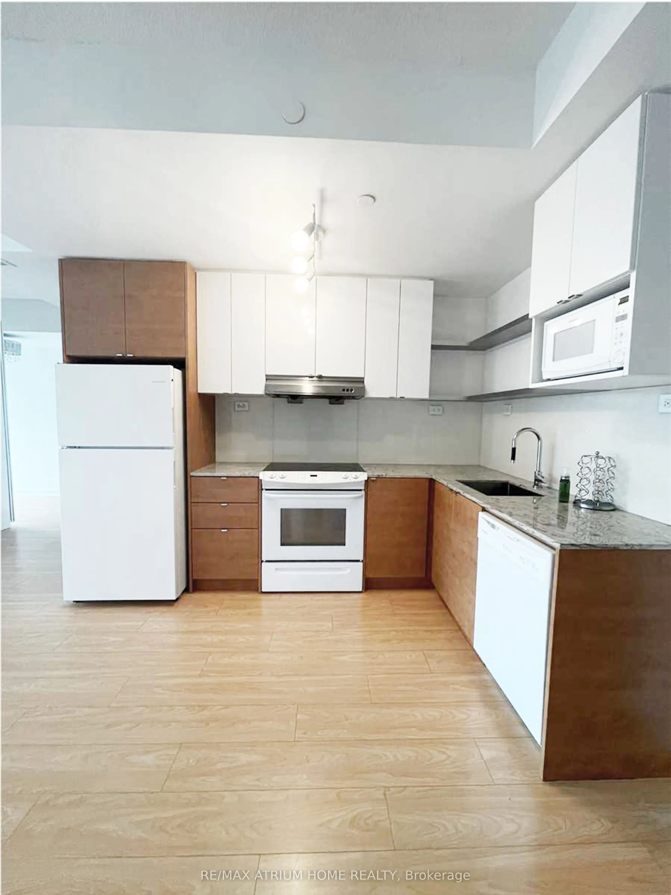 72 Esther Shiner Boulevard, #220