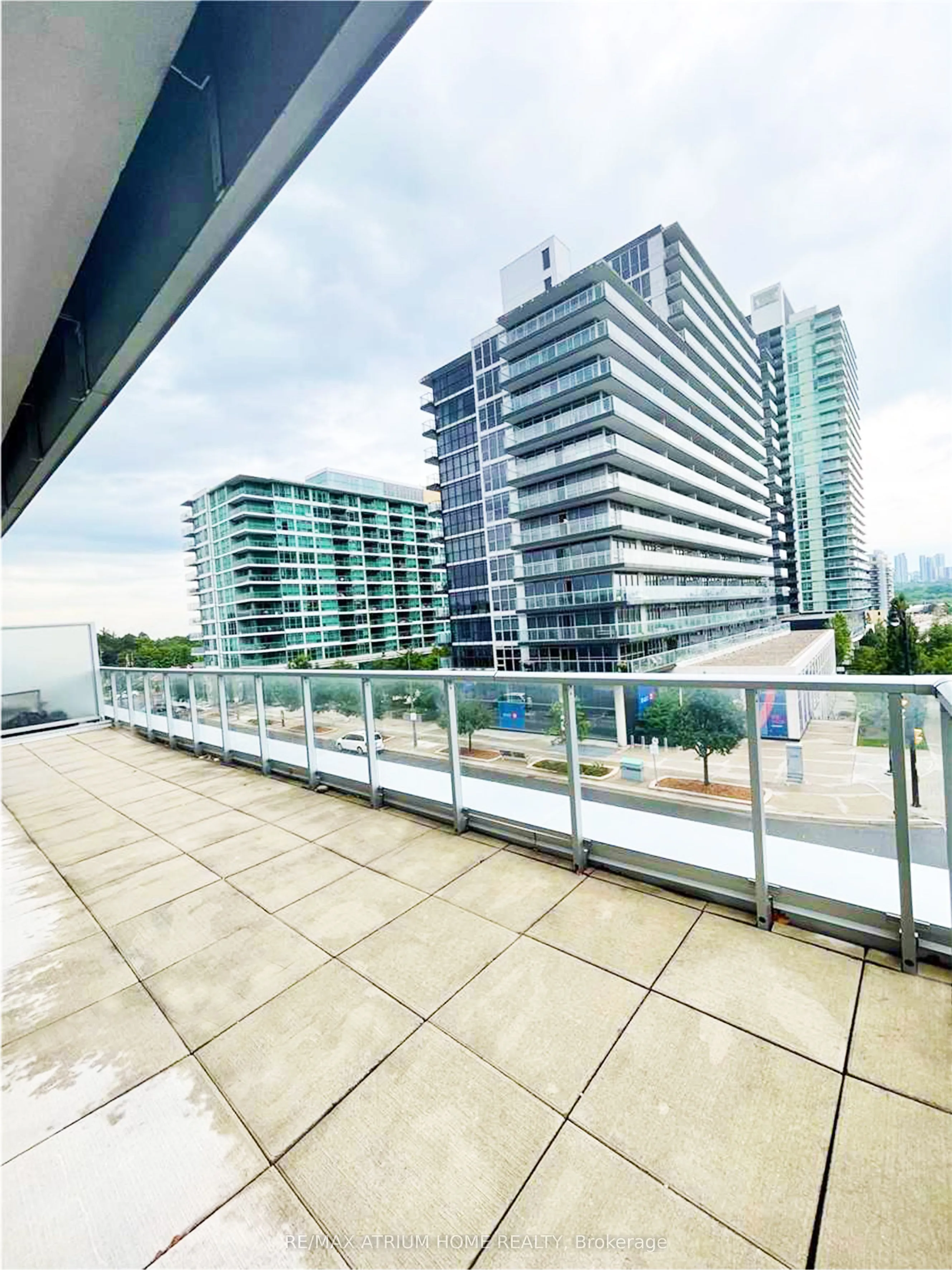 72 Esther Shiner Boulevard, #220