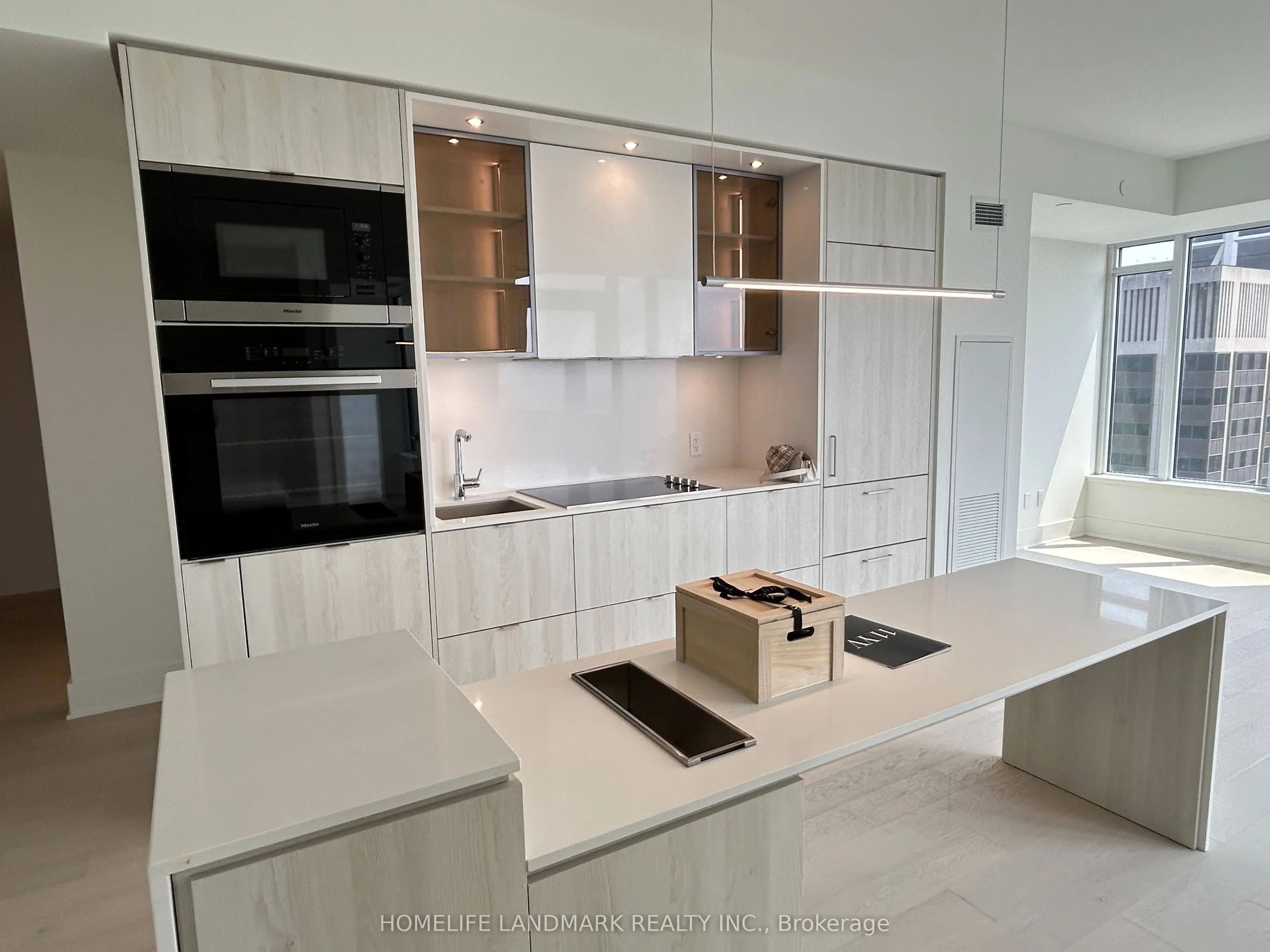 11 Yorkville Avenue, #4109