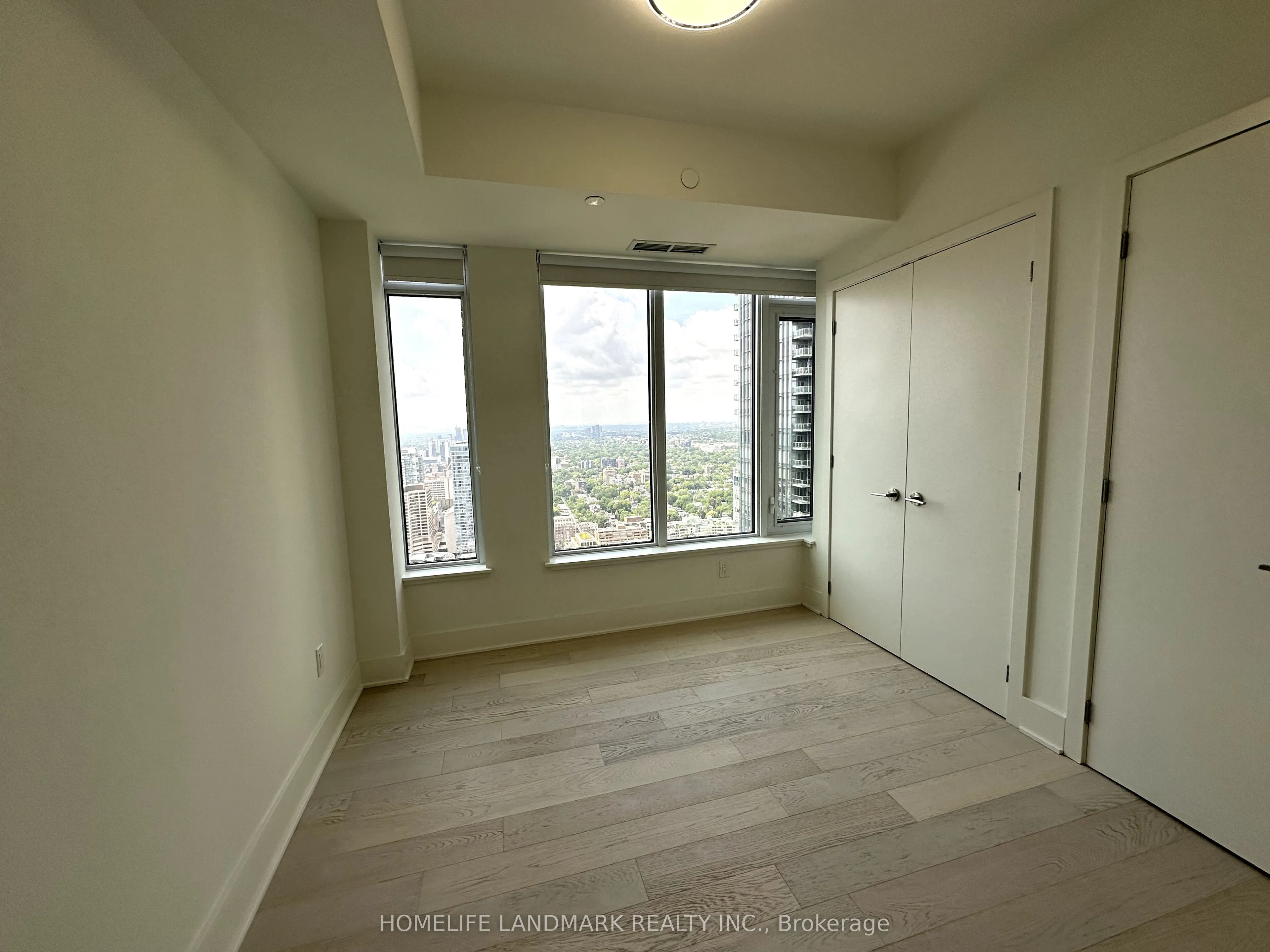 11 Yorkville Avenue, #4109