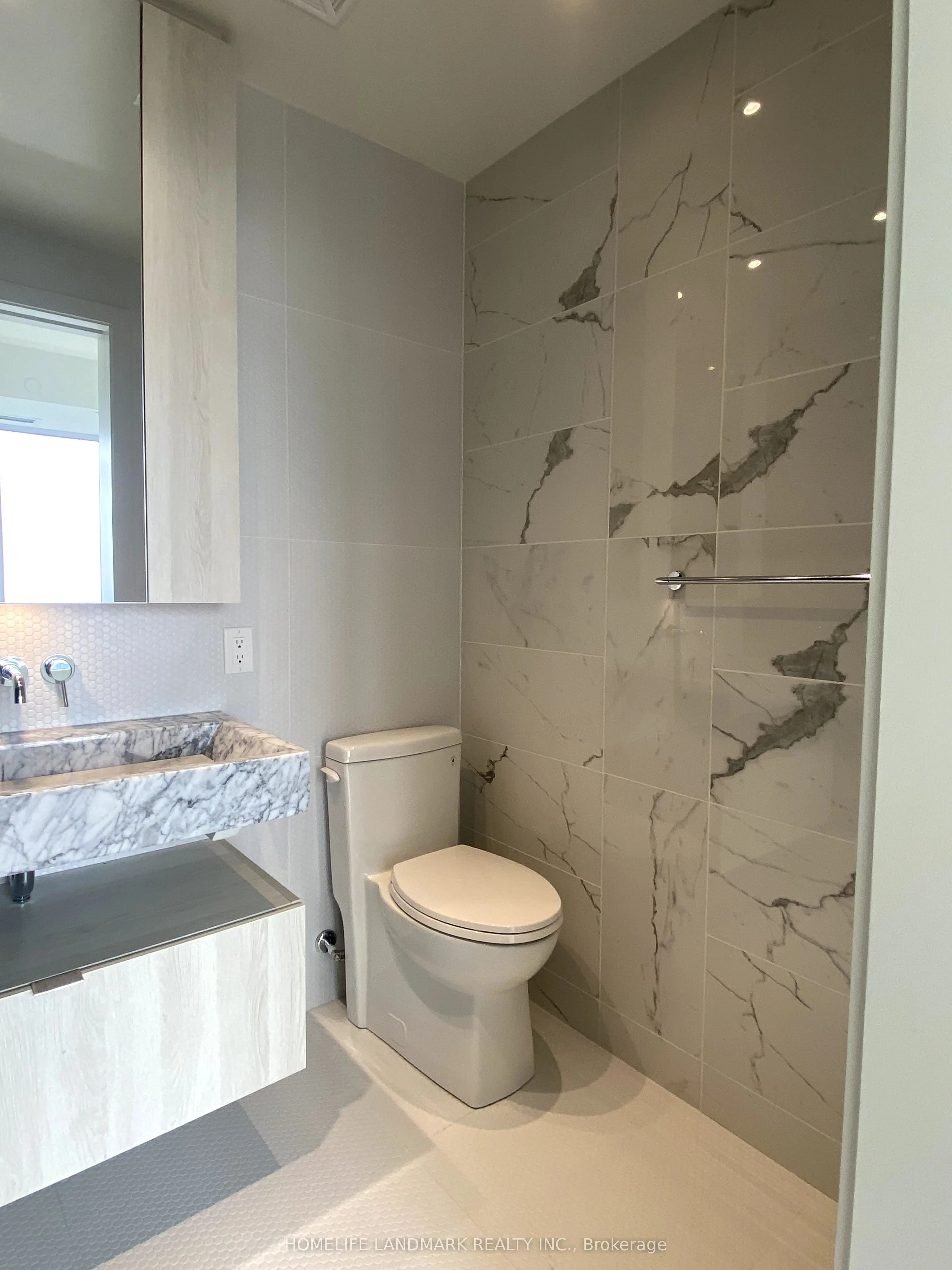 11 Yorkville Avenue, #4109