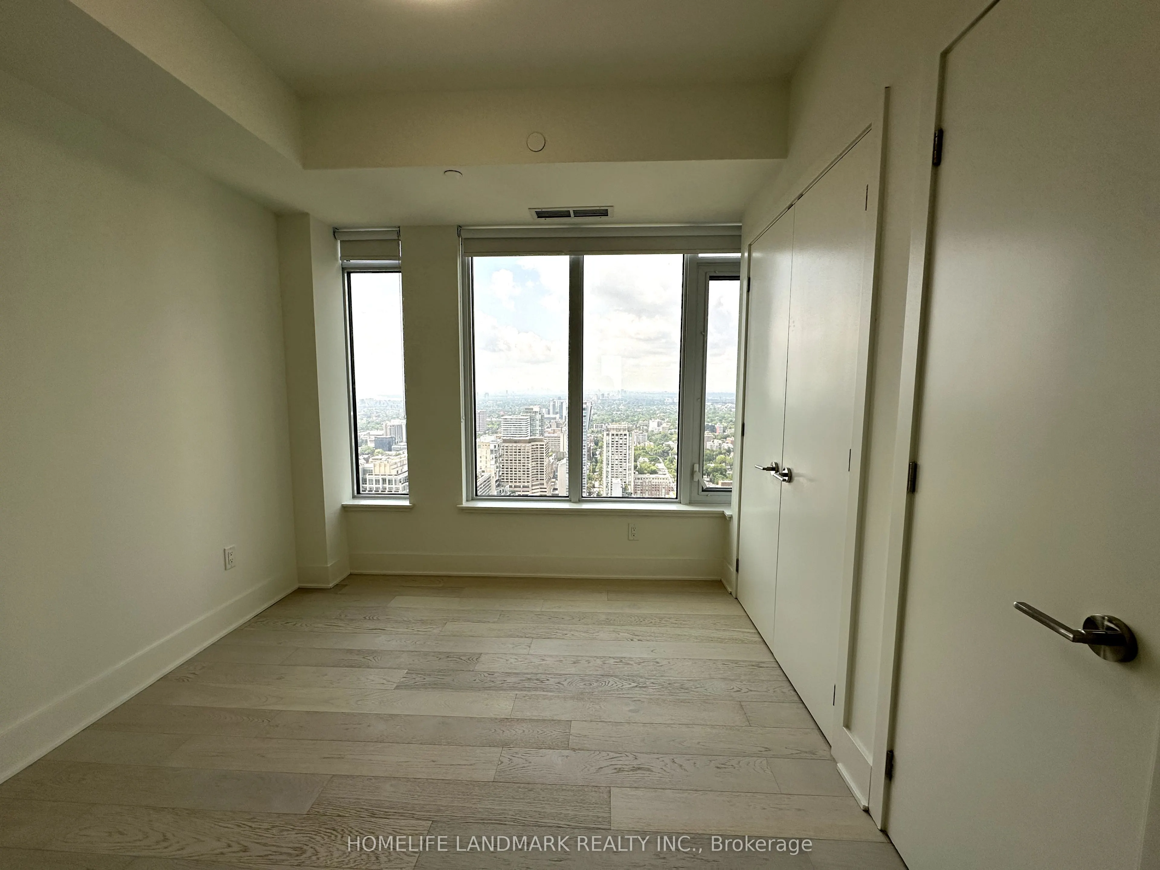 11 Yorkville Avenue, #4109