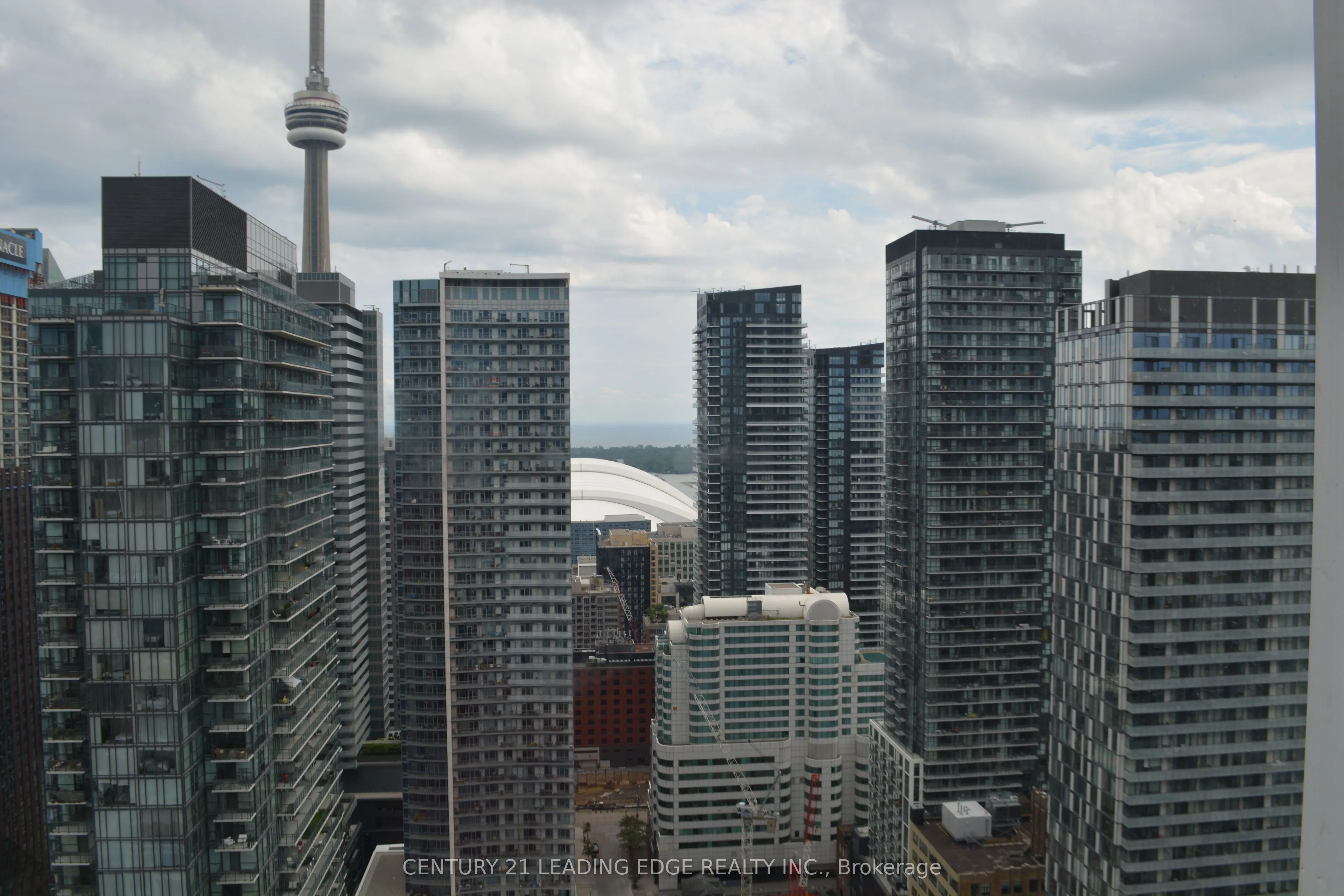 318 Richmond Street W, #3806