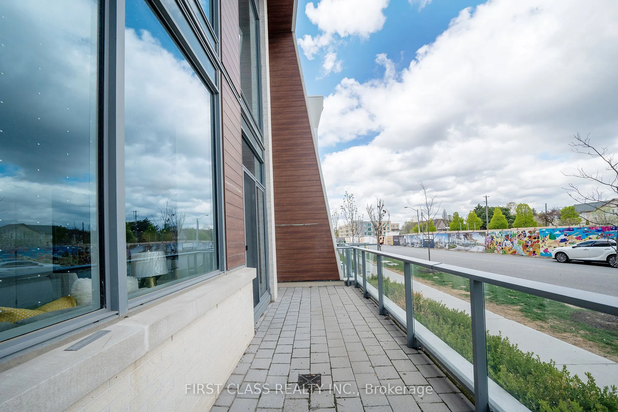 8 Olympic Gdn Drive, #28