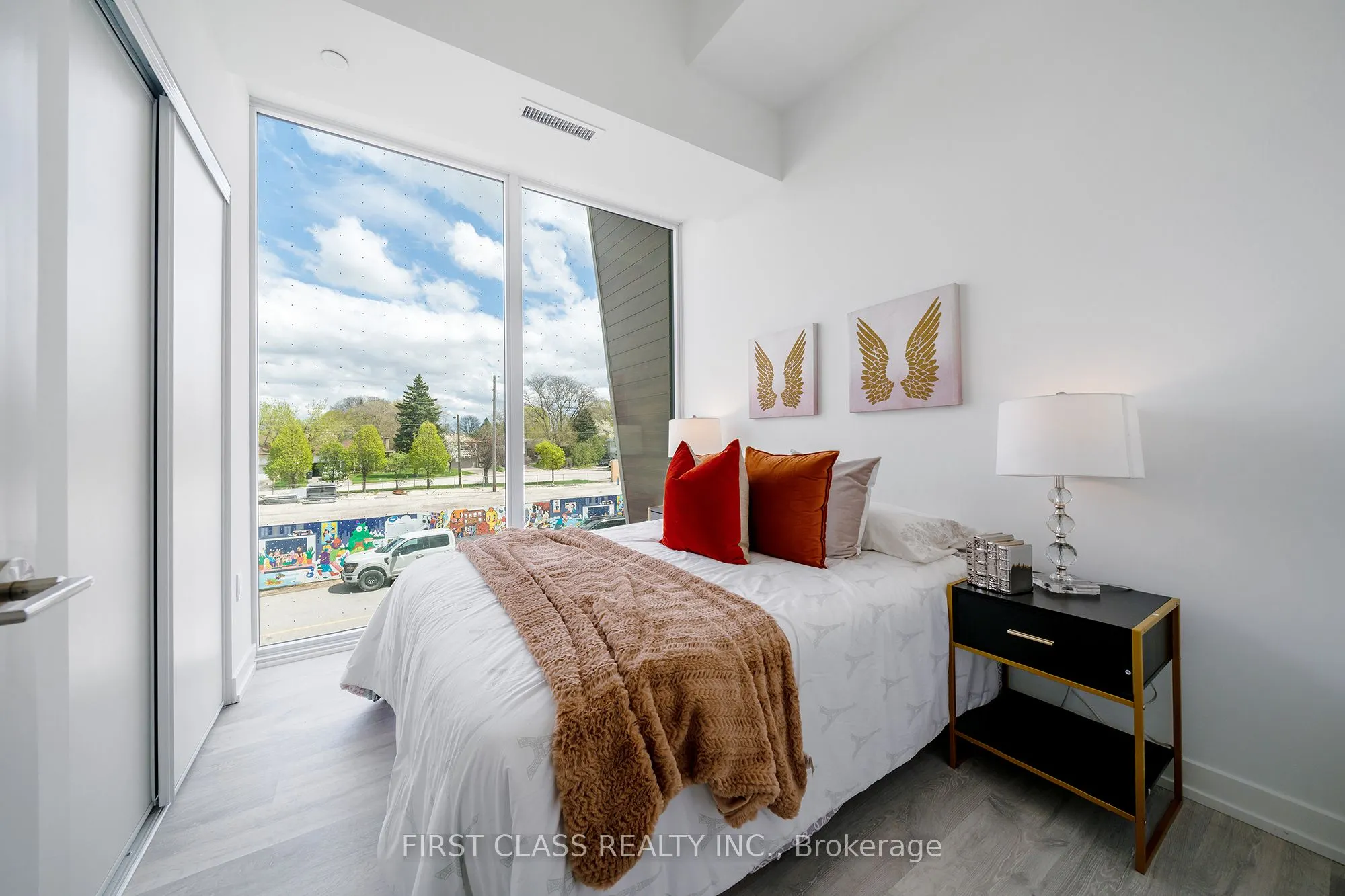 8 Olympic Gdn Drive, #28