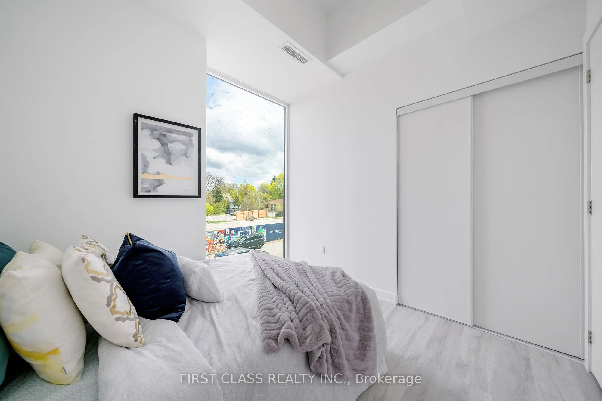 8 Olympic Gdn Drive, #28