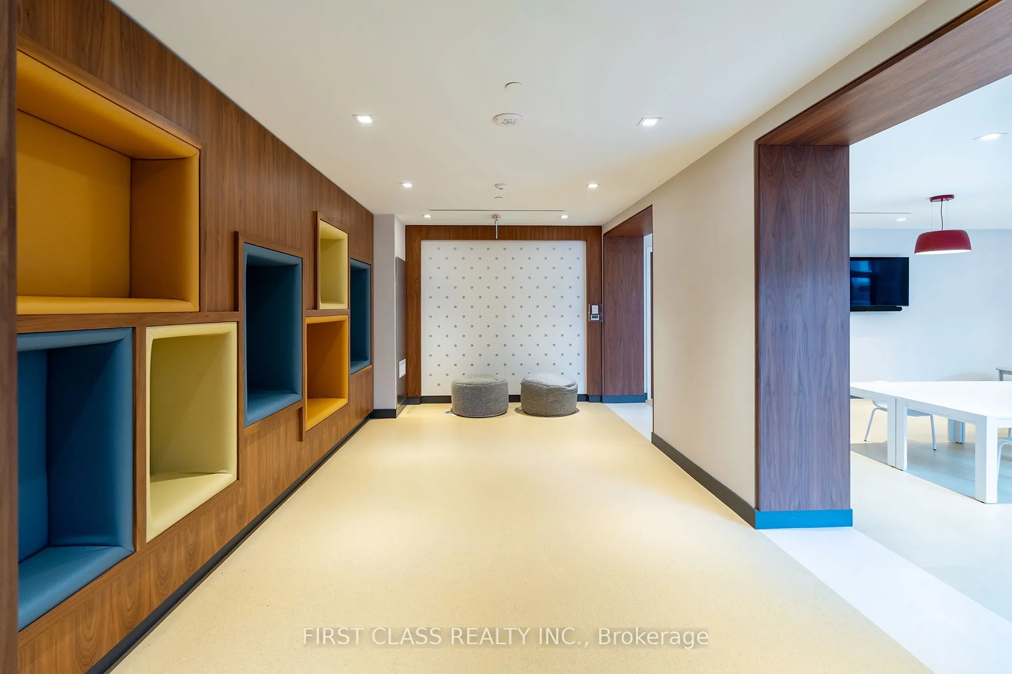 8 Olympic Gdn Drive, #28