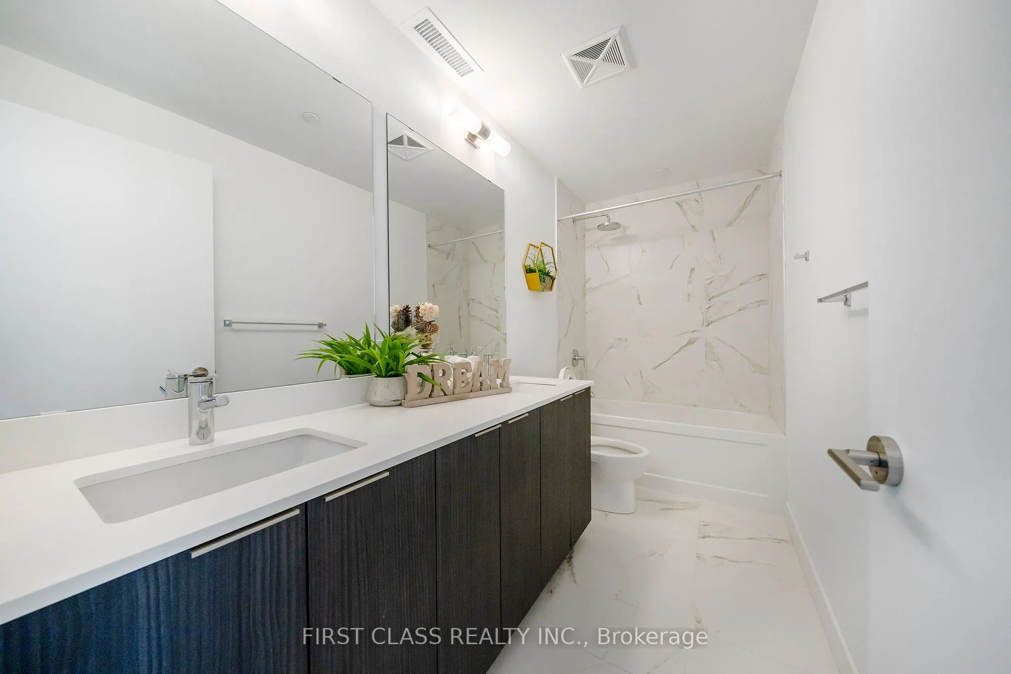 8 Olympic Gdn Drive, #28
