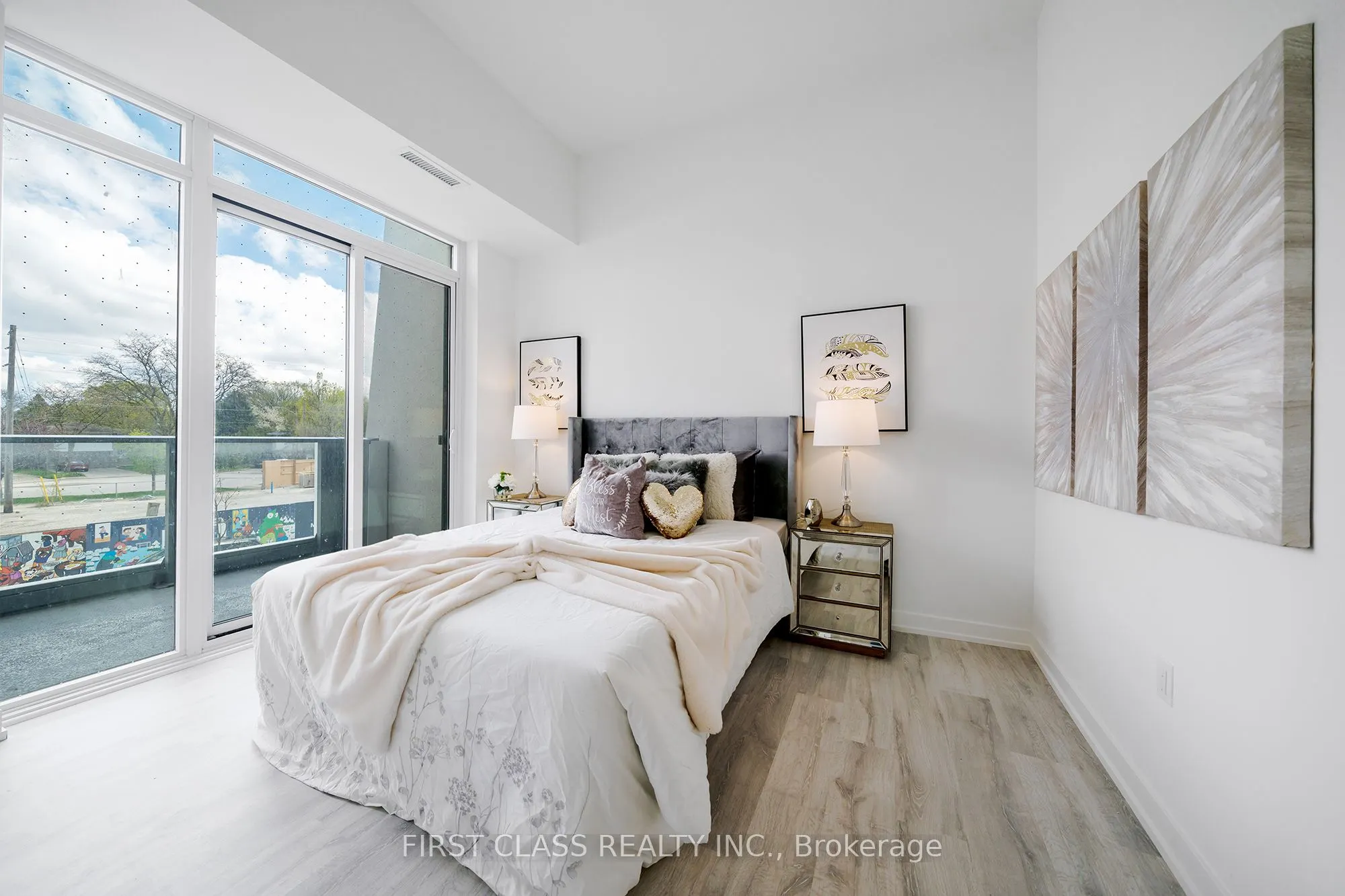 8 Olympic Gdn Drive, #28