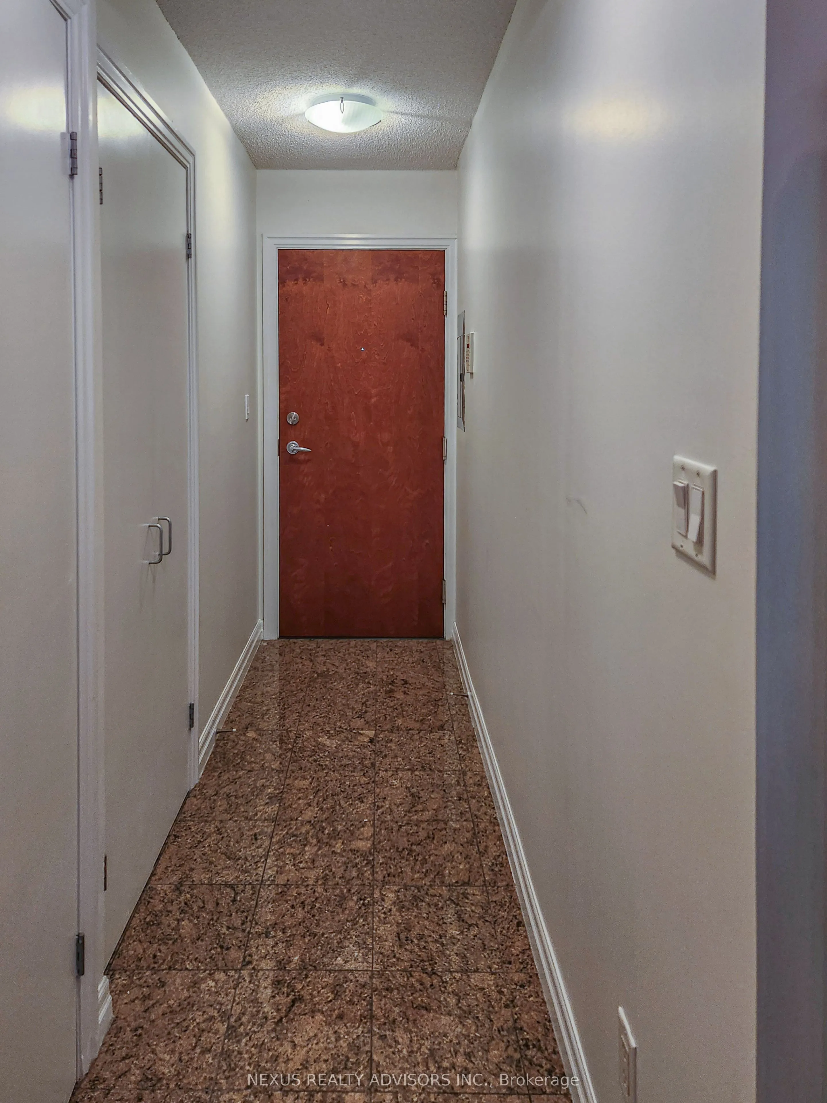 300 Bloor Street E, #909