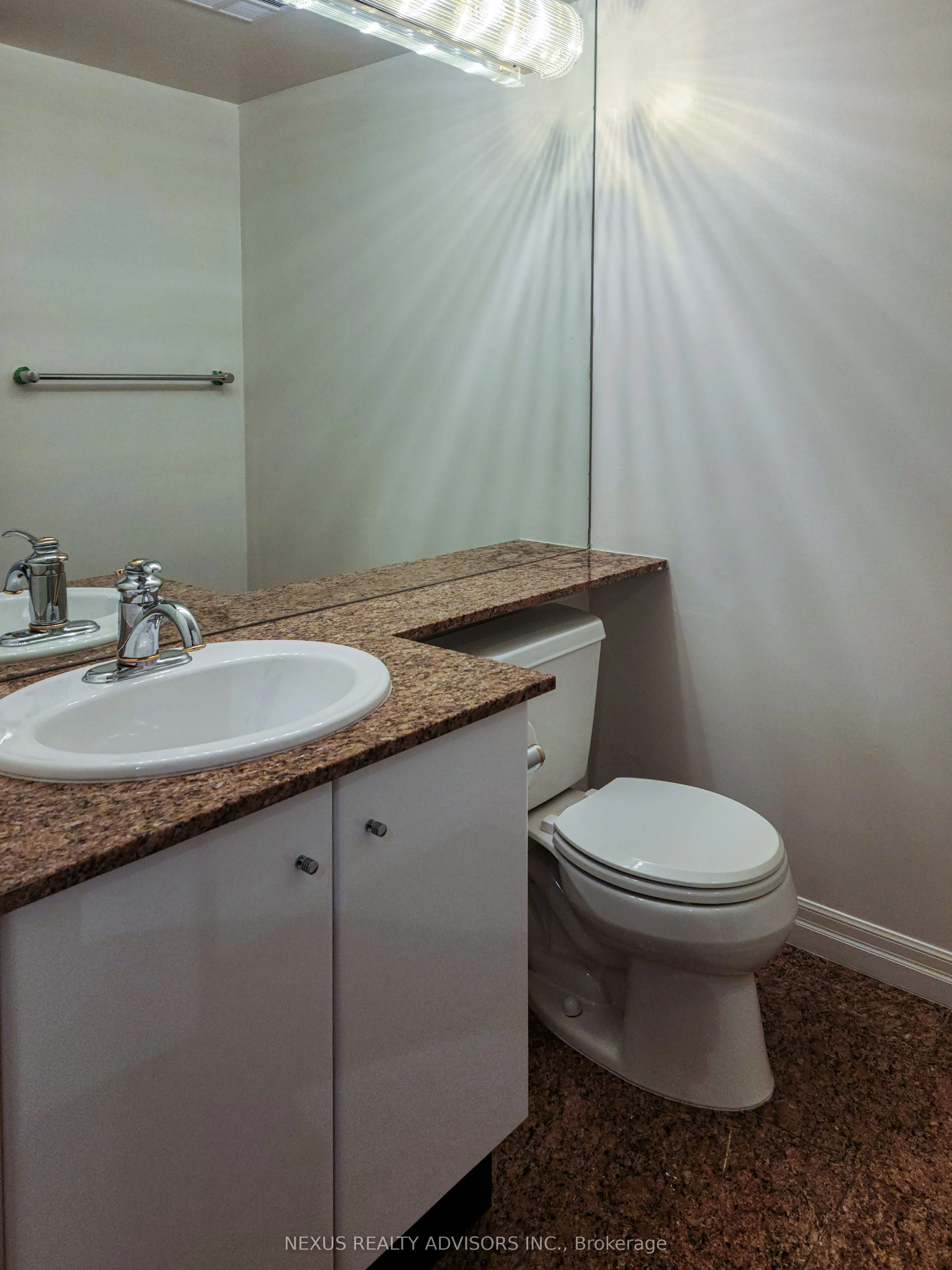 300 Bloor Street E, #909