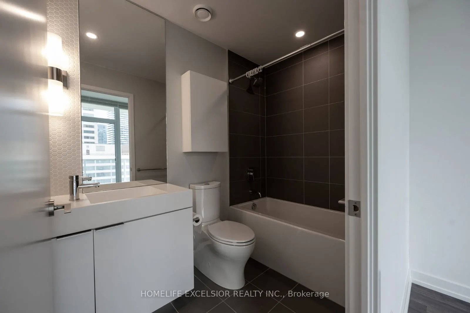 33 Helendale Avenue, #1410