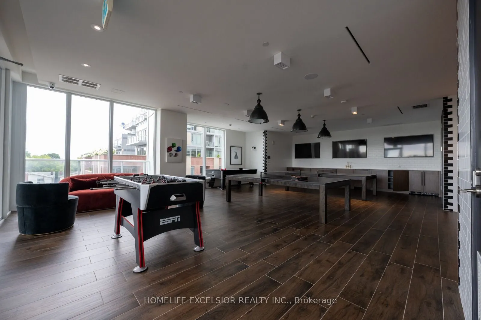 33 Helendale Avenue, #1410