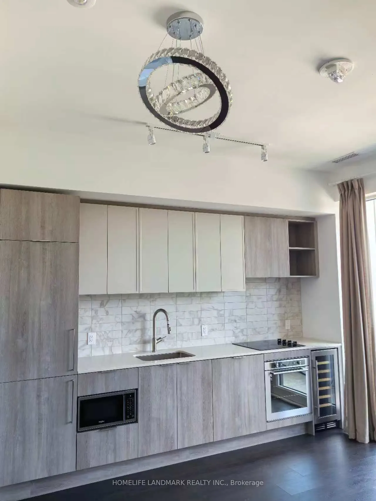 2020 Bathurst Street, #816