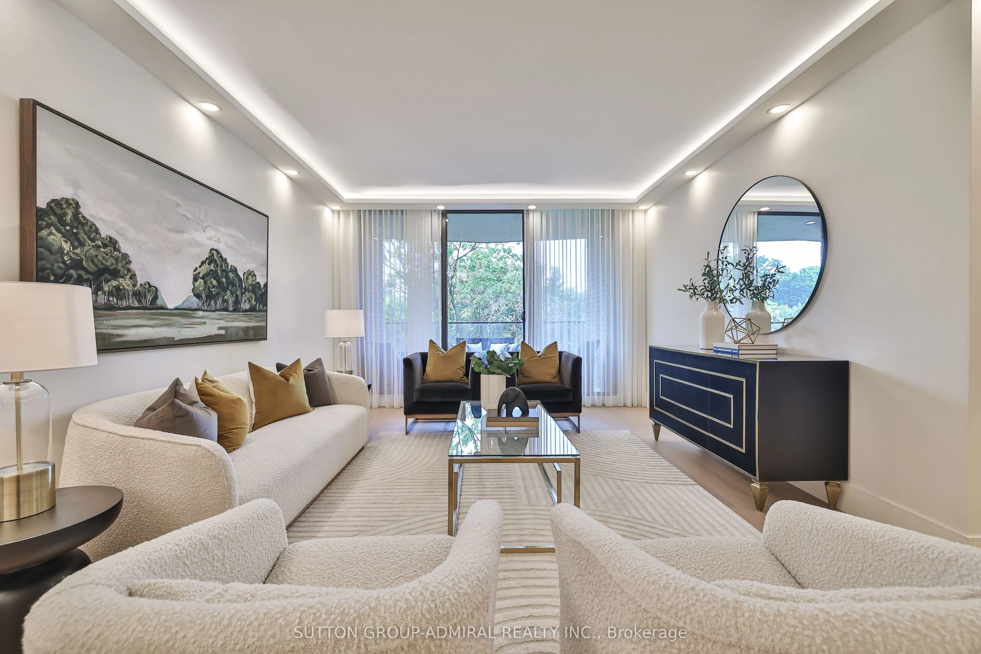 350 Lonsdale Road, #402