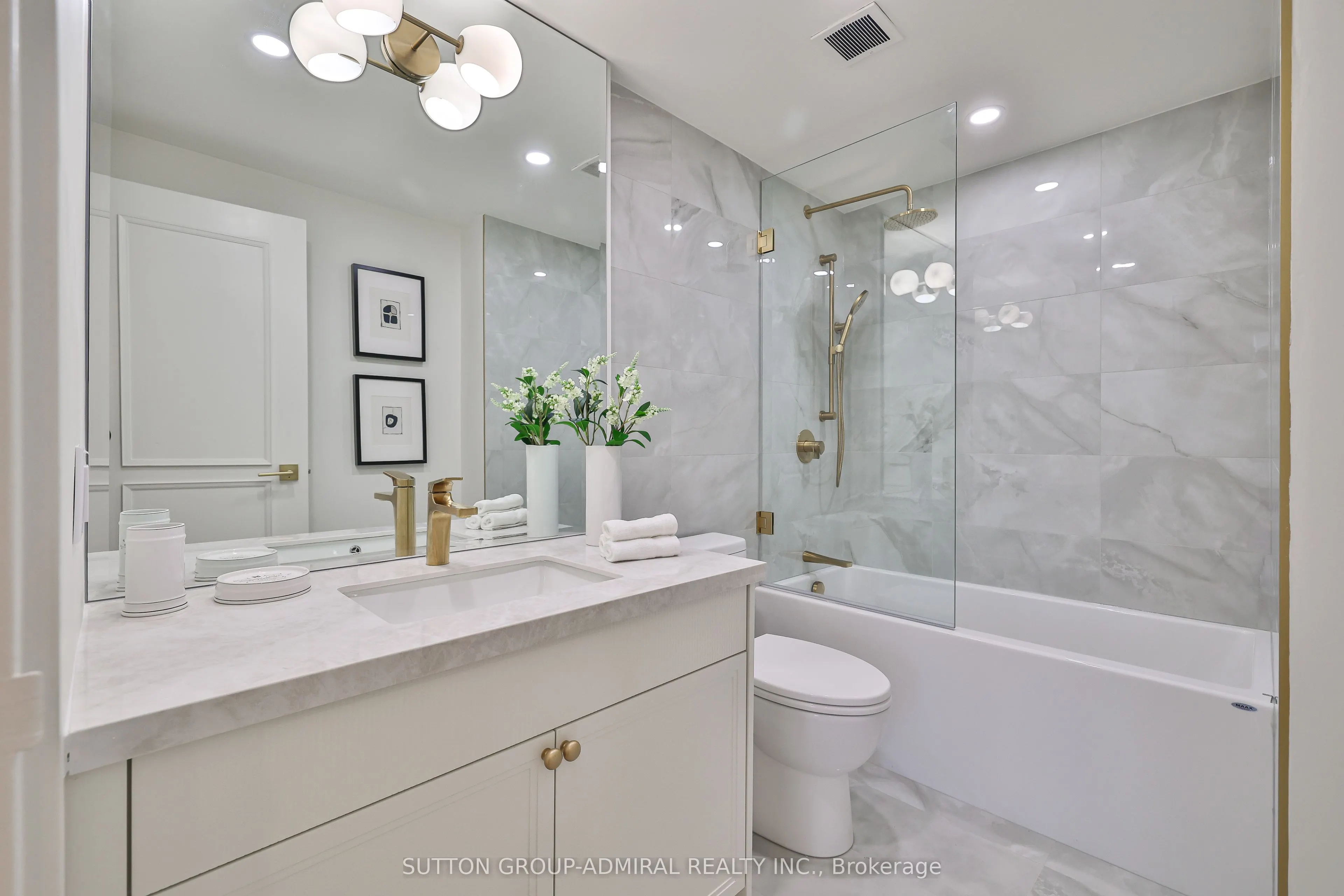 350 Lonsdale Road, #402