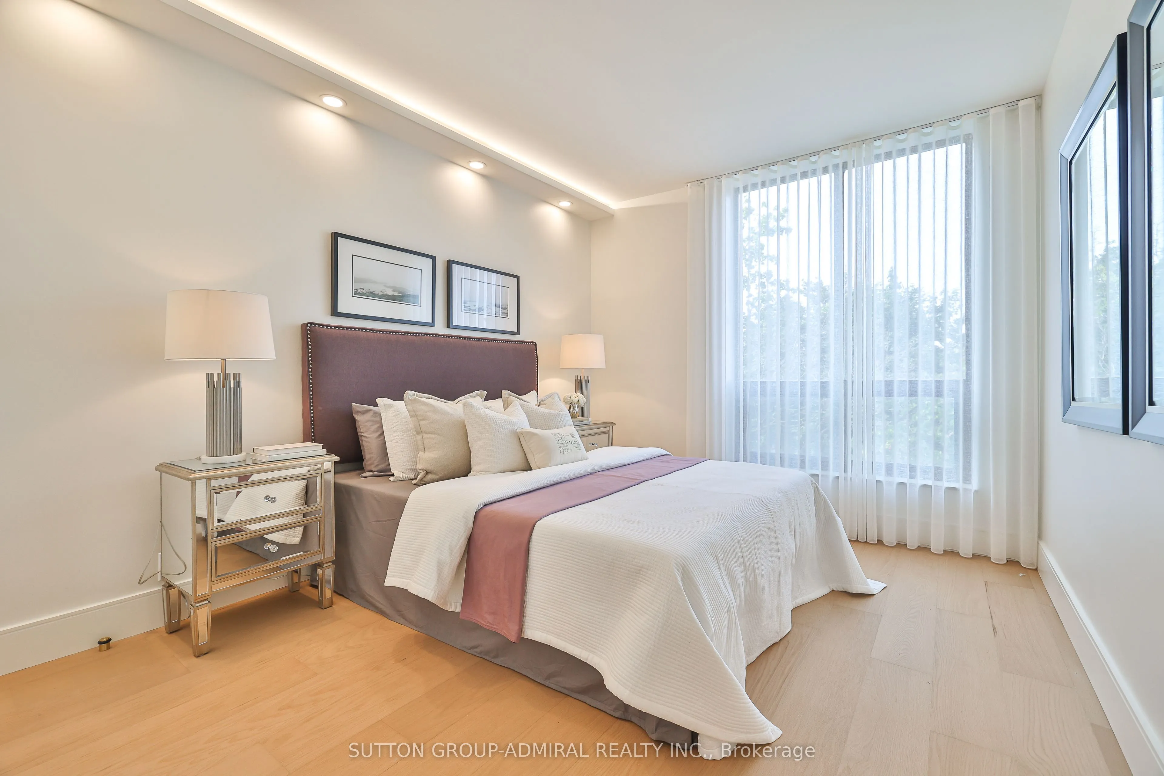 350 Lonsdale Road, #402