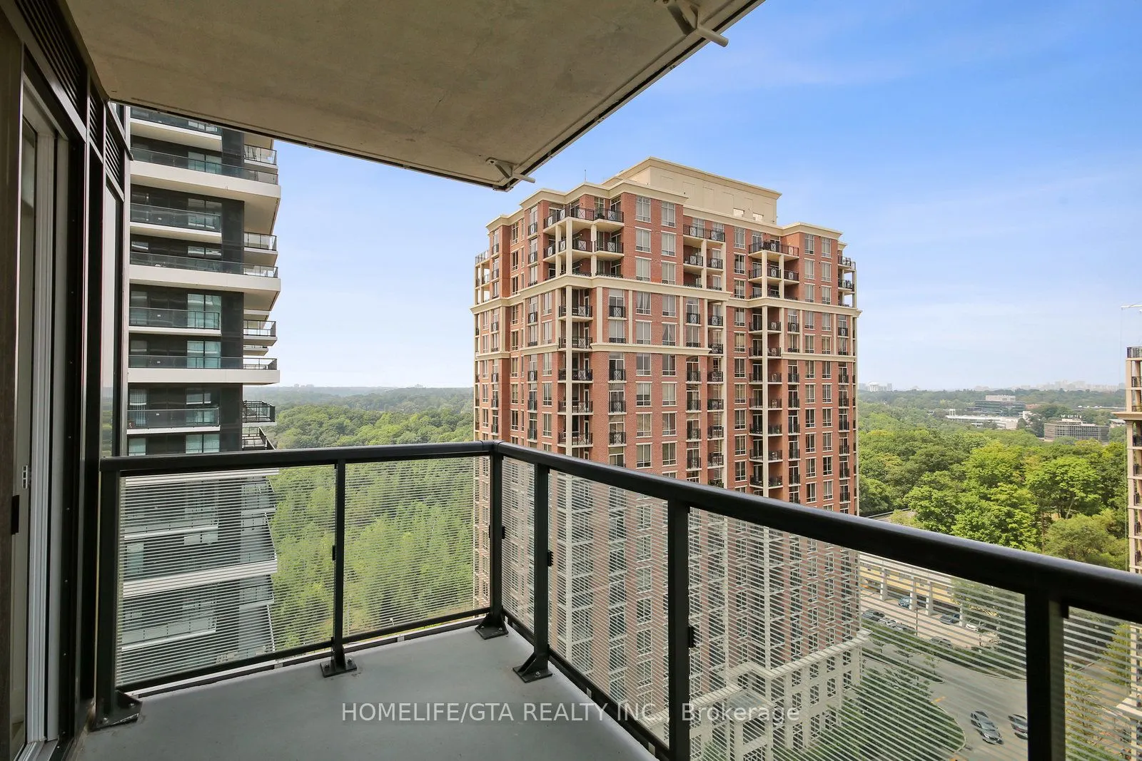 20 Inn On The Park Drive, #1437