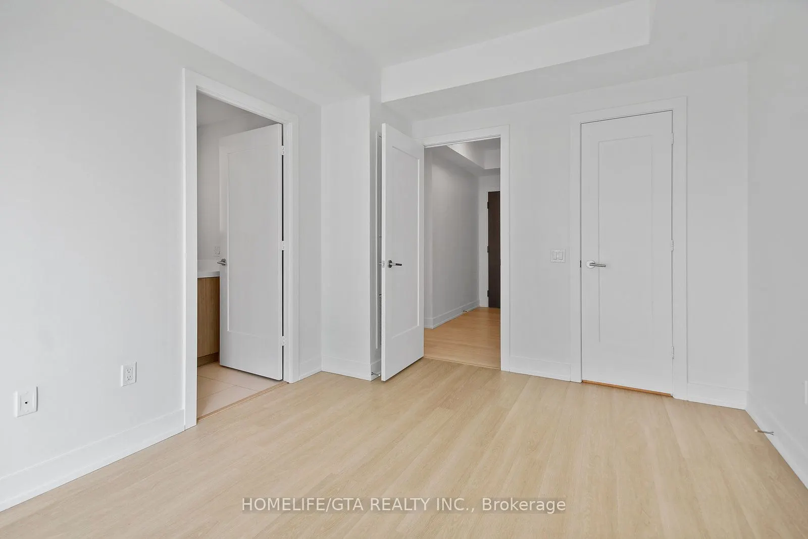20 Inn On The Park Drive, #1437