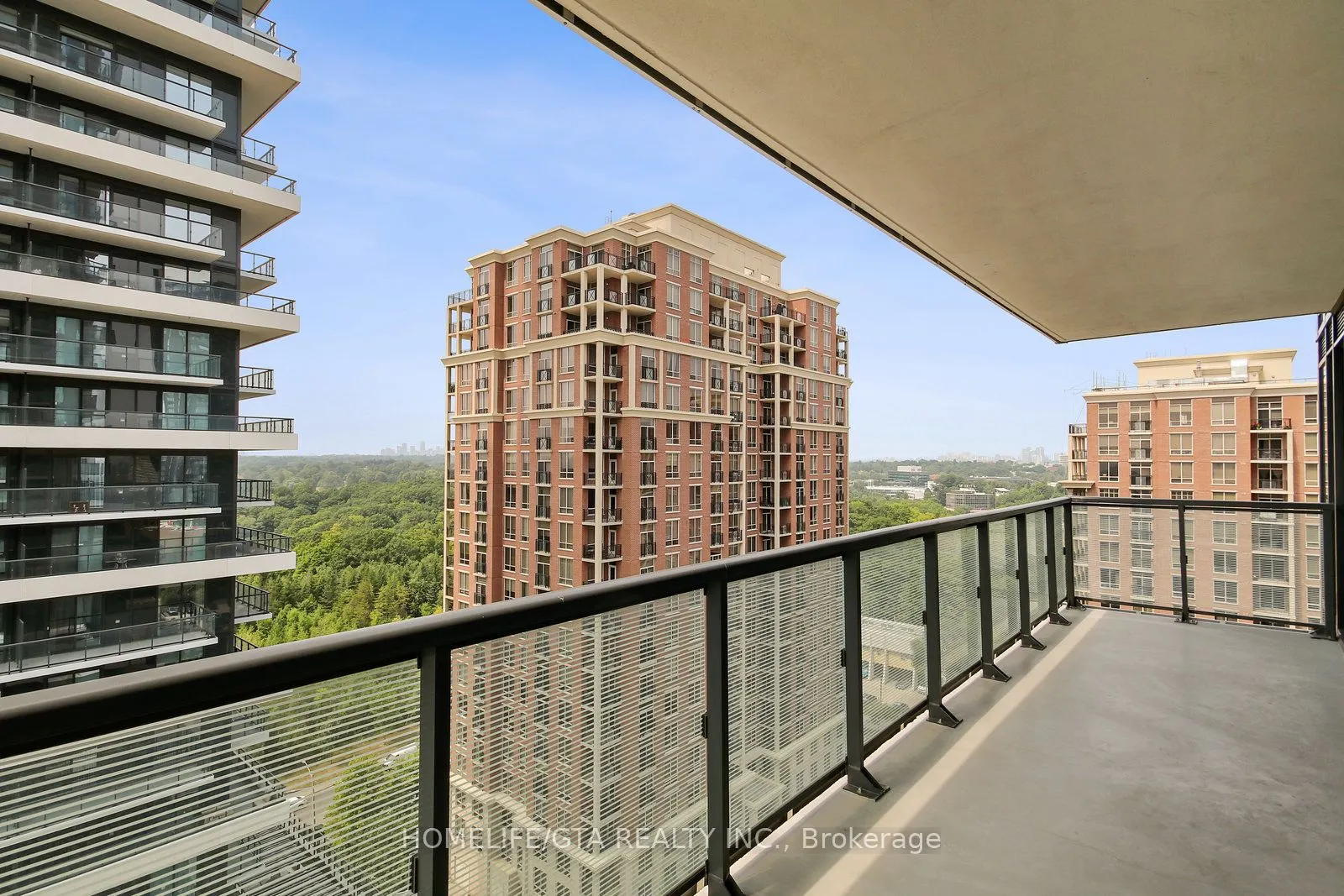 20 Inn On The Park Drive, #1437