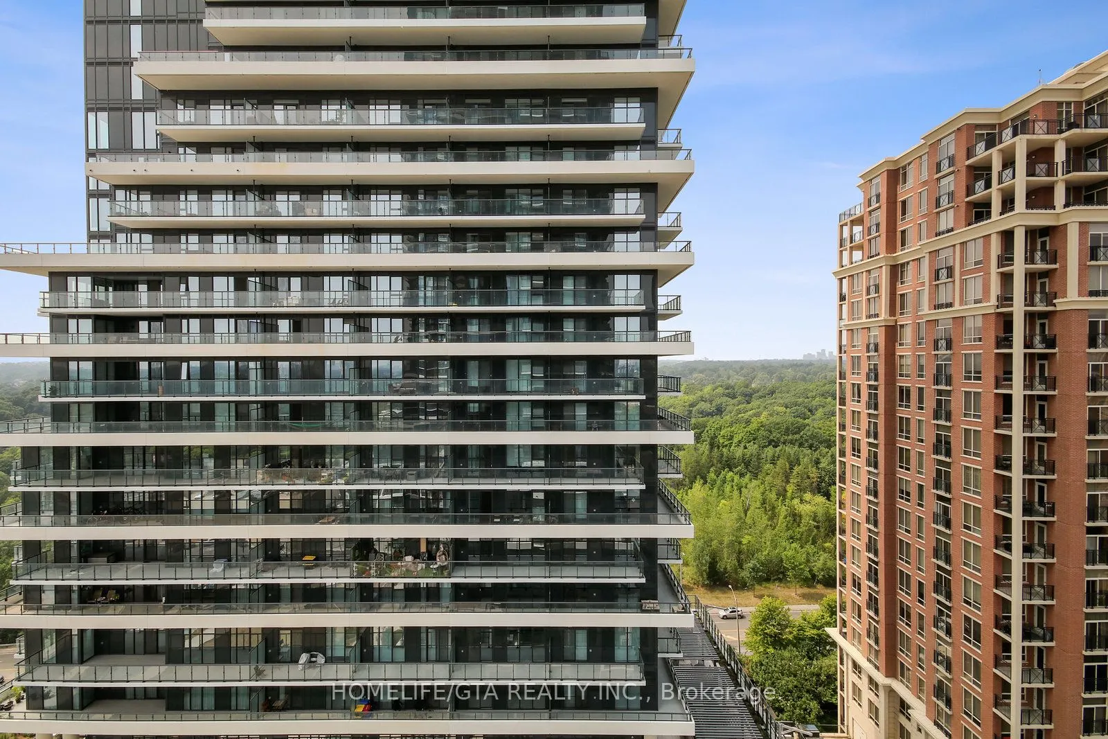 20 Inn On The Park Drive, #1437