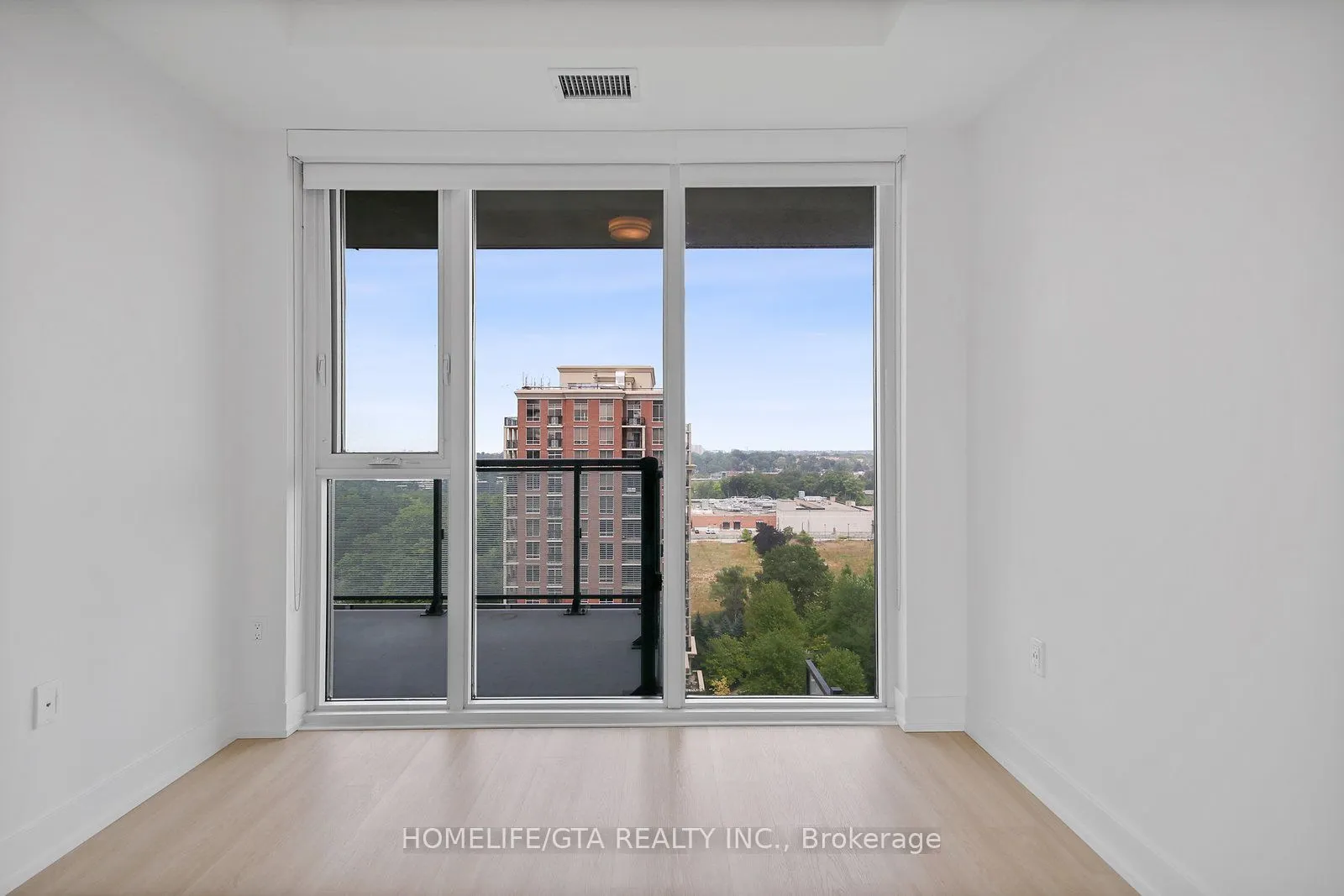 20 Inn On The Park Drive, #1437