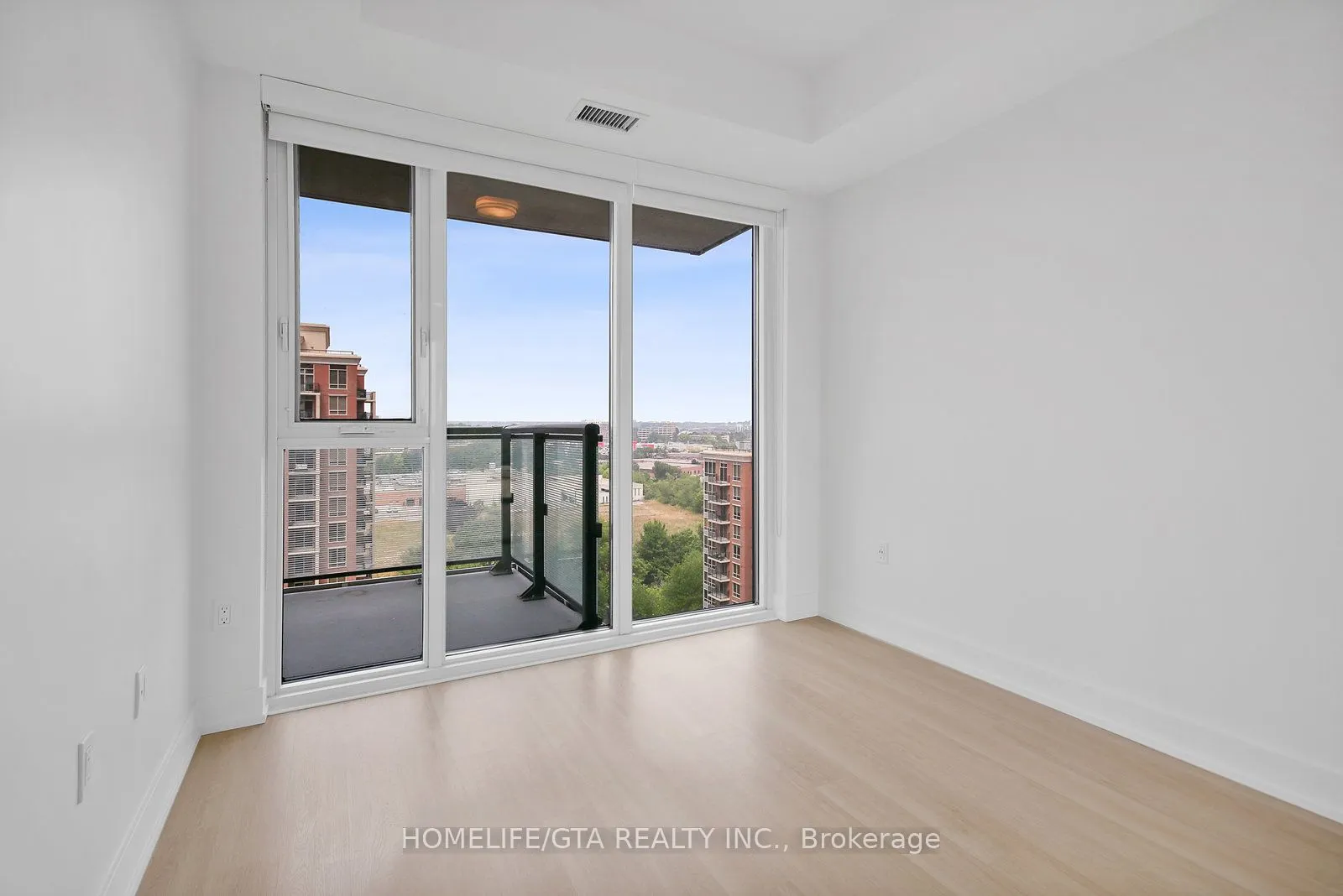 20 Inn On The Park Drive, #1437