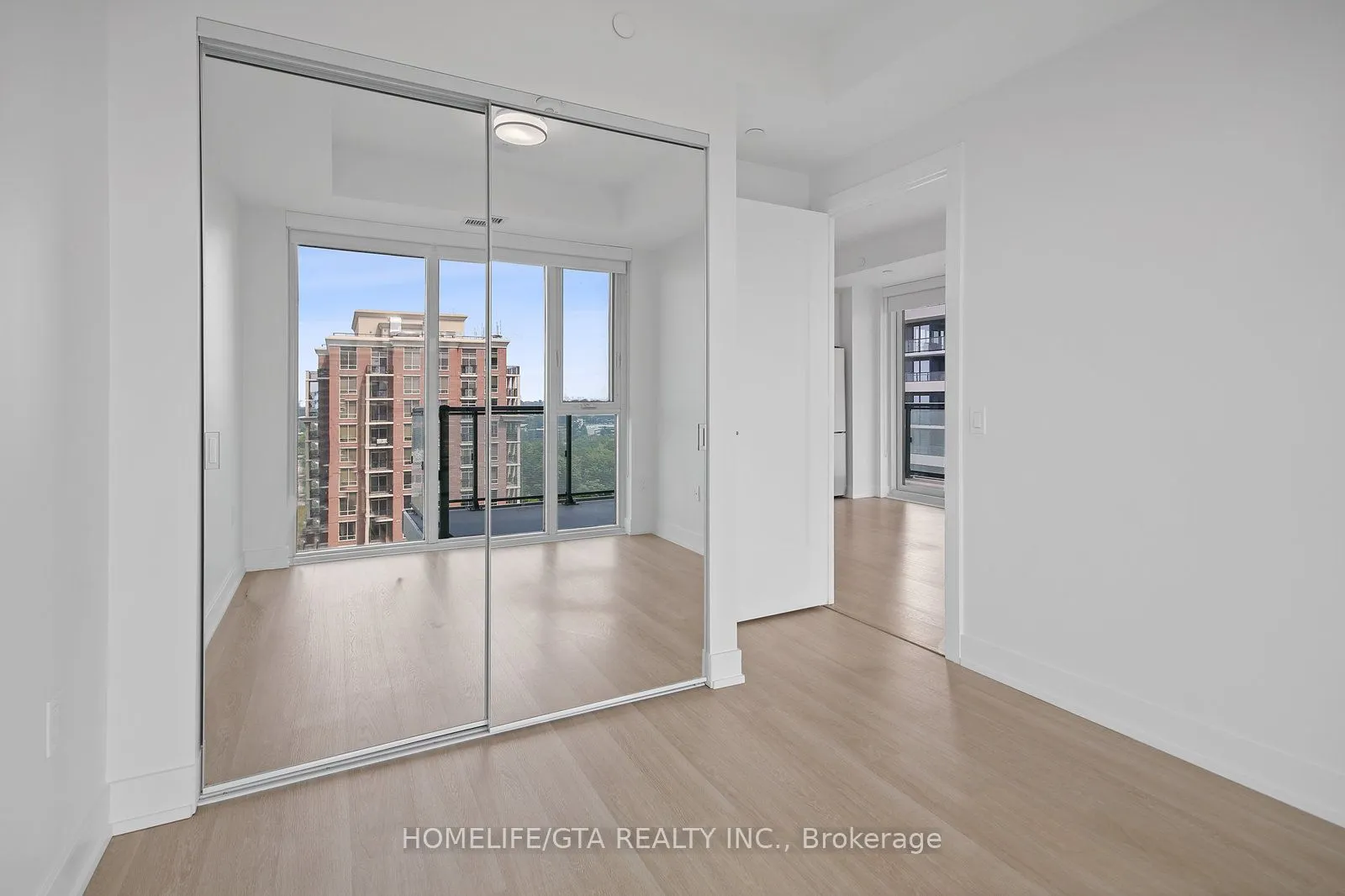 20 Inn On The Park Drive, #1437