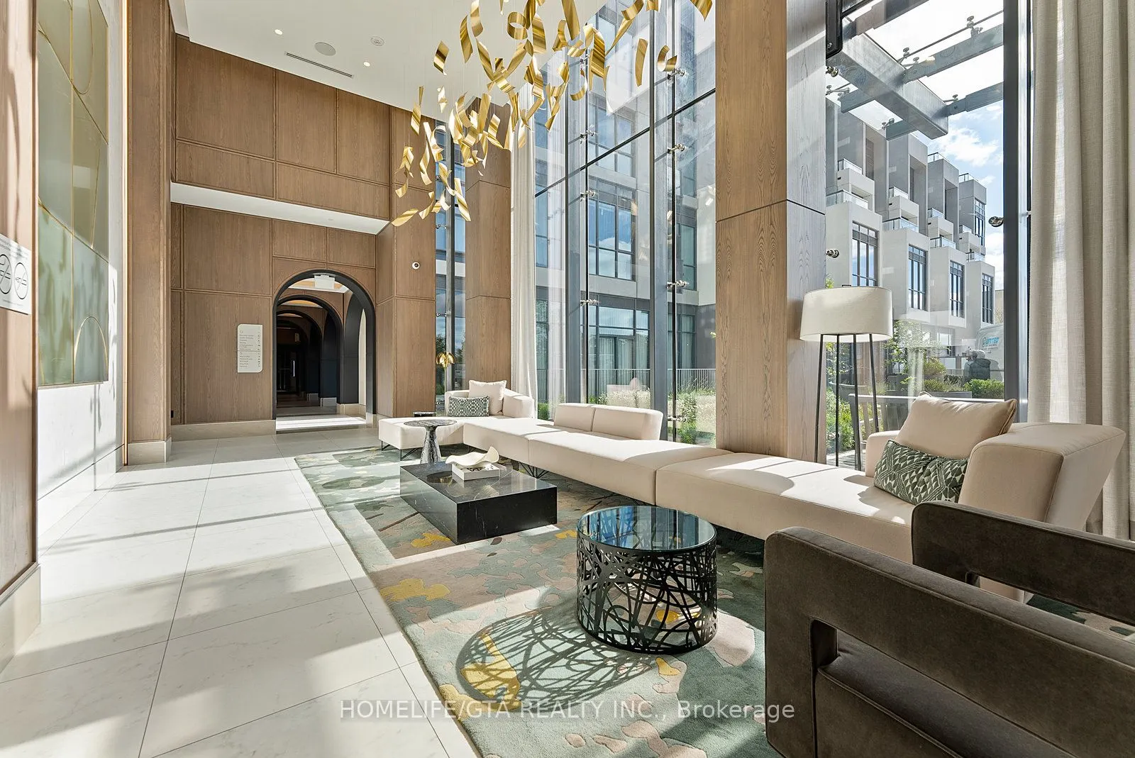 20 Inn On The Park Drive, #1437