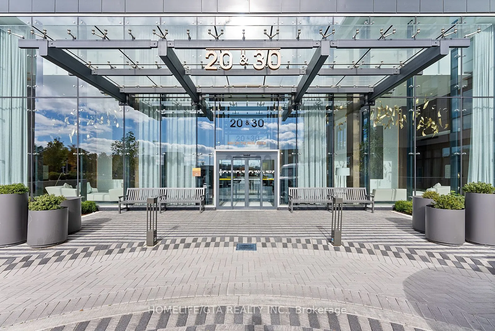 20 Inn On The Park Drive, #1437