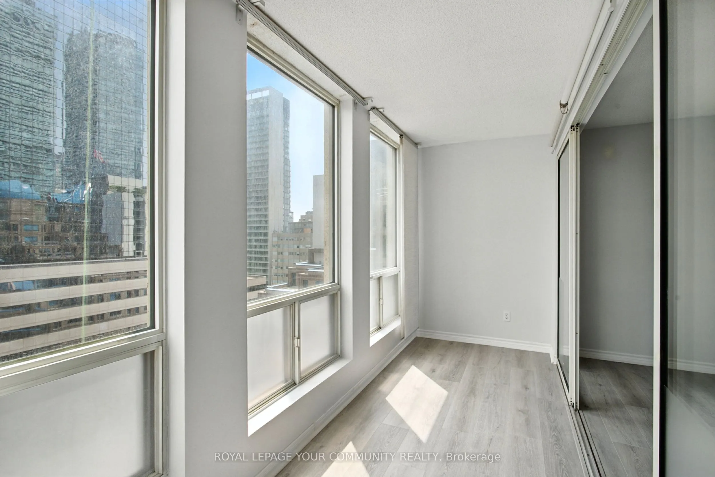 25 Grenville Street, #1103