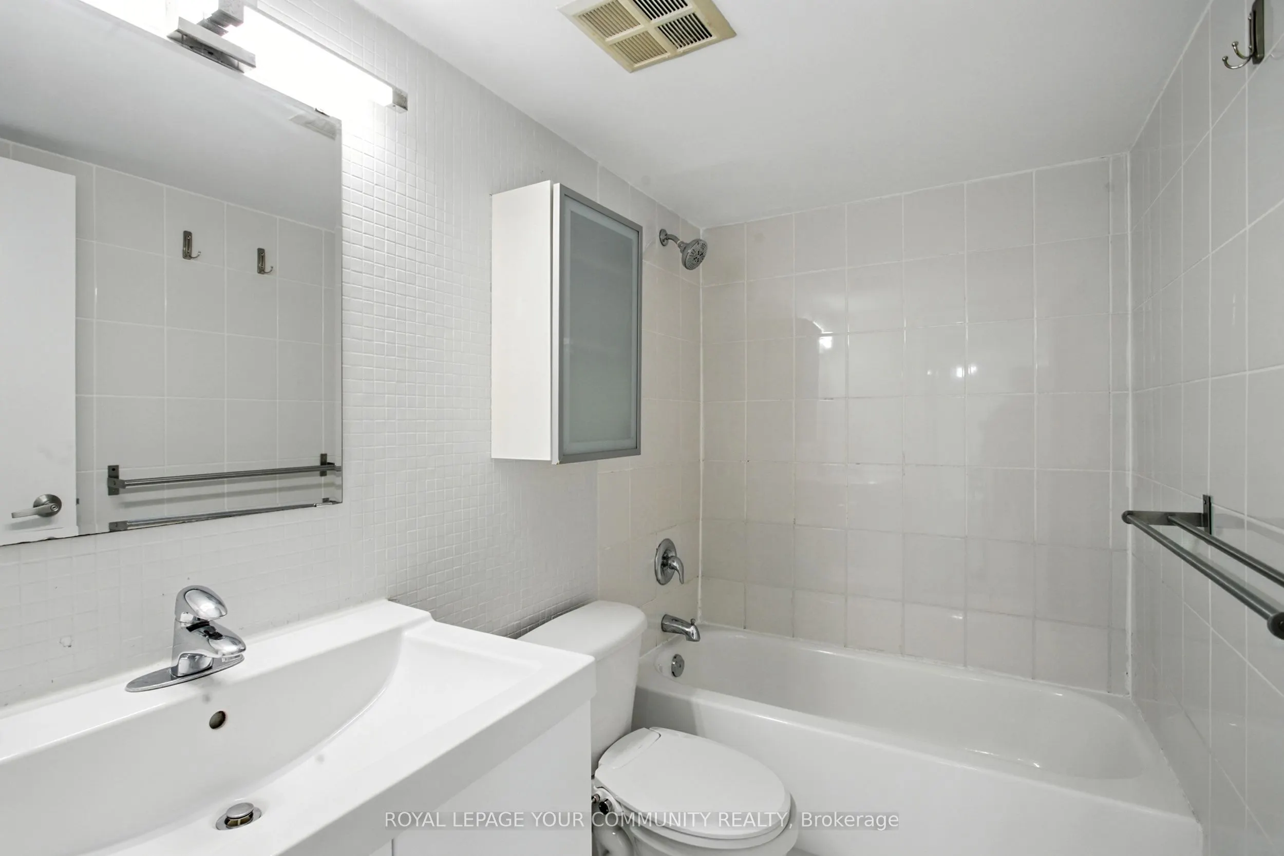 25 Grenville Street, #1103