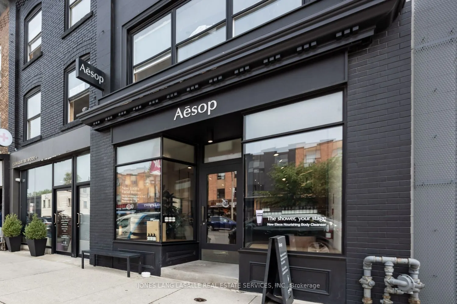 2579 Yonge Street