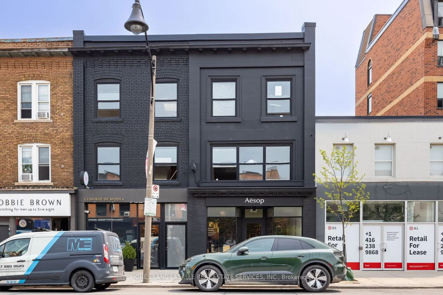 2579 Yonge Street