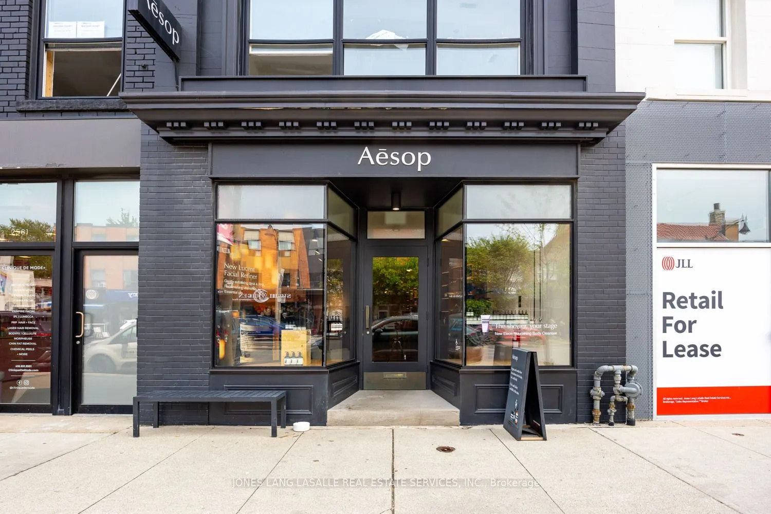 2579 Yonge Street