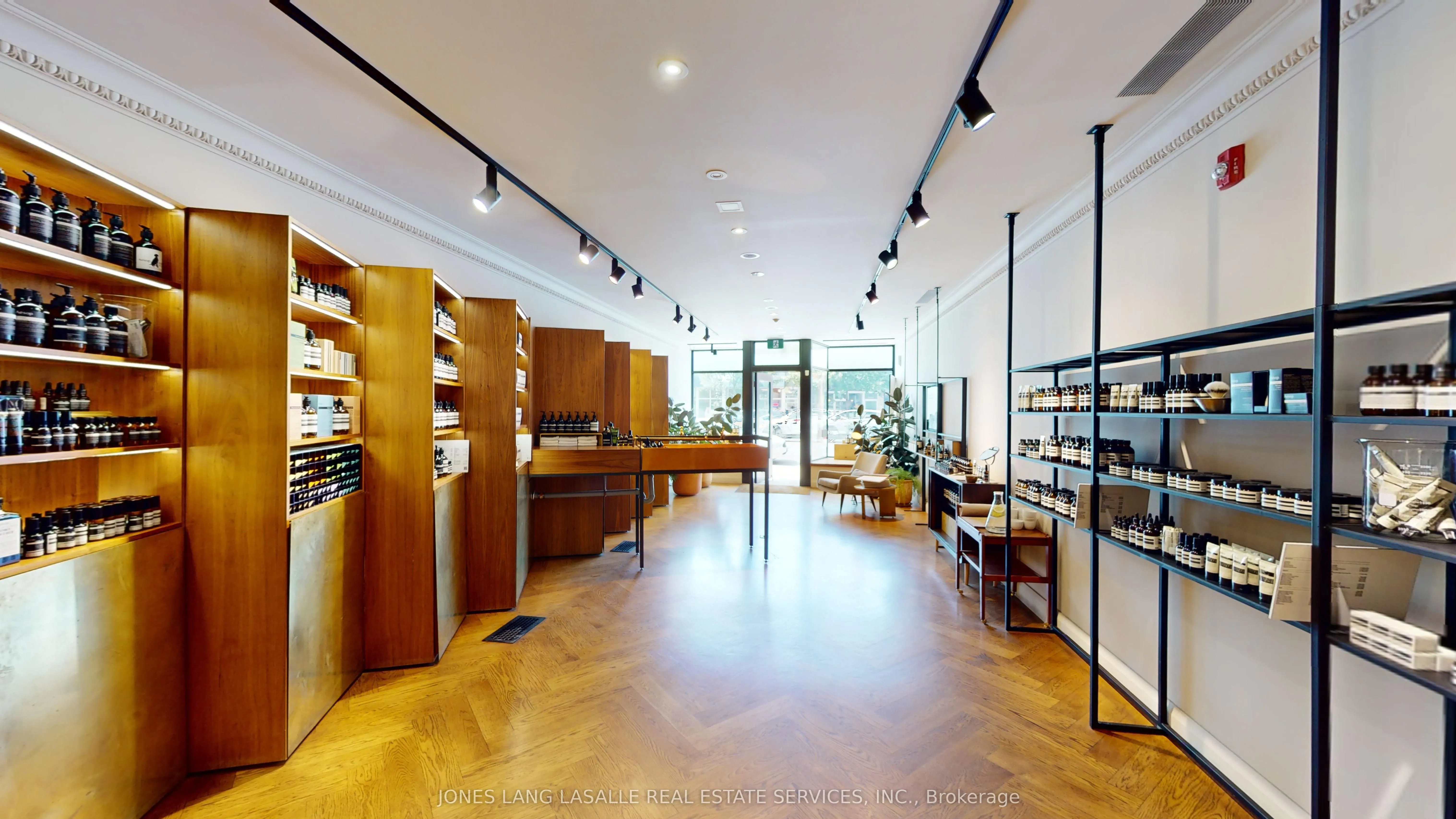 2579 Yonge Street