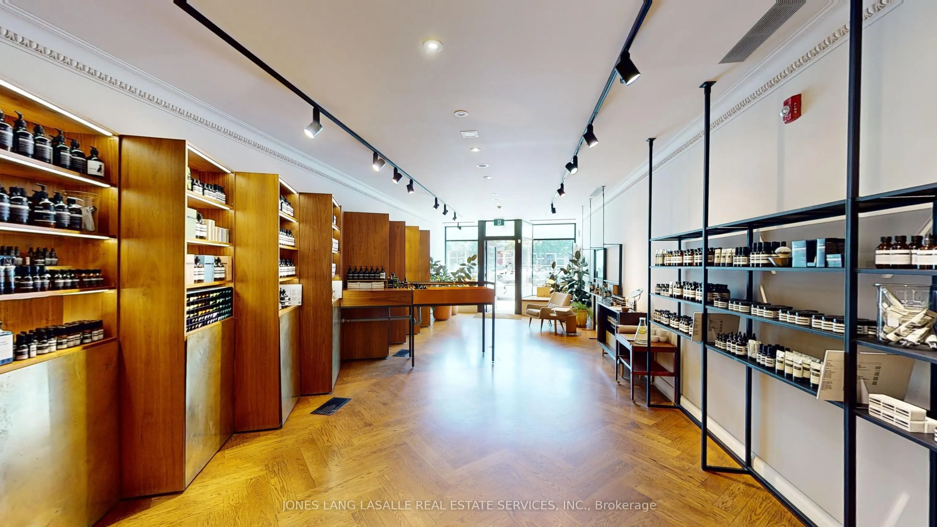 2579 Yonge Street