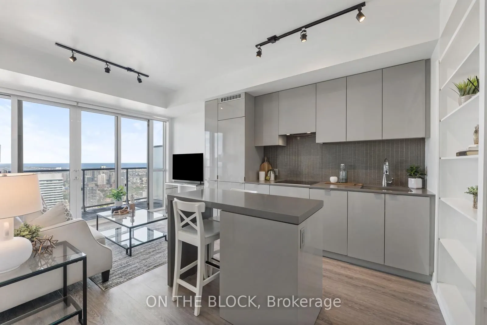 7 Grenville Street, #5307