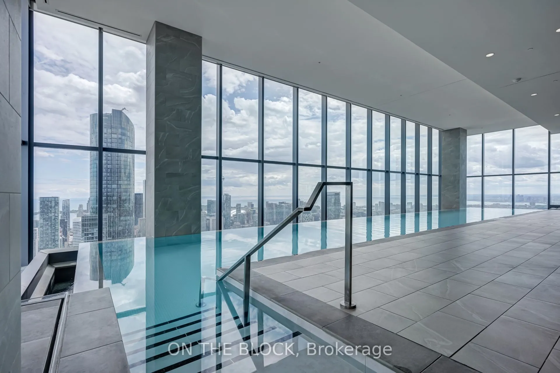 7 Grenville Street, #5307