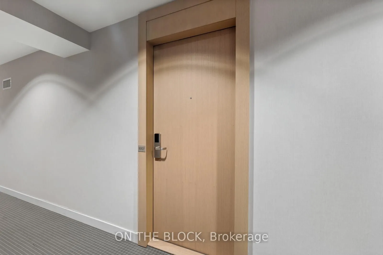 7 Grenville Street, #5307