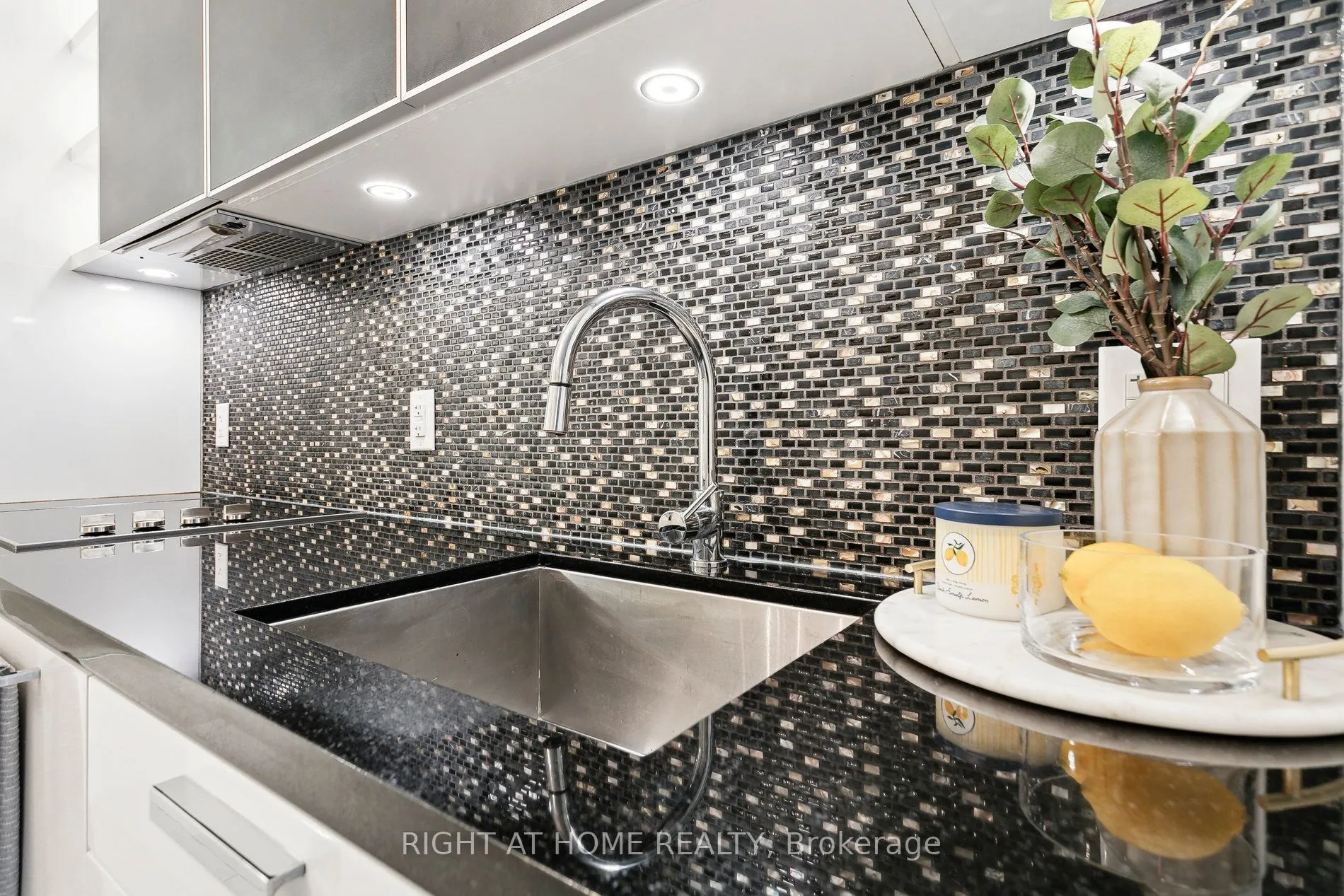 32 Davenport Road, #311