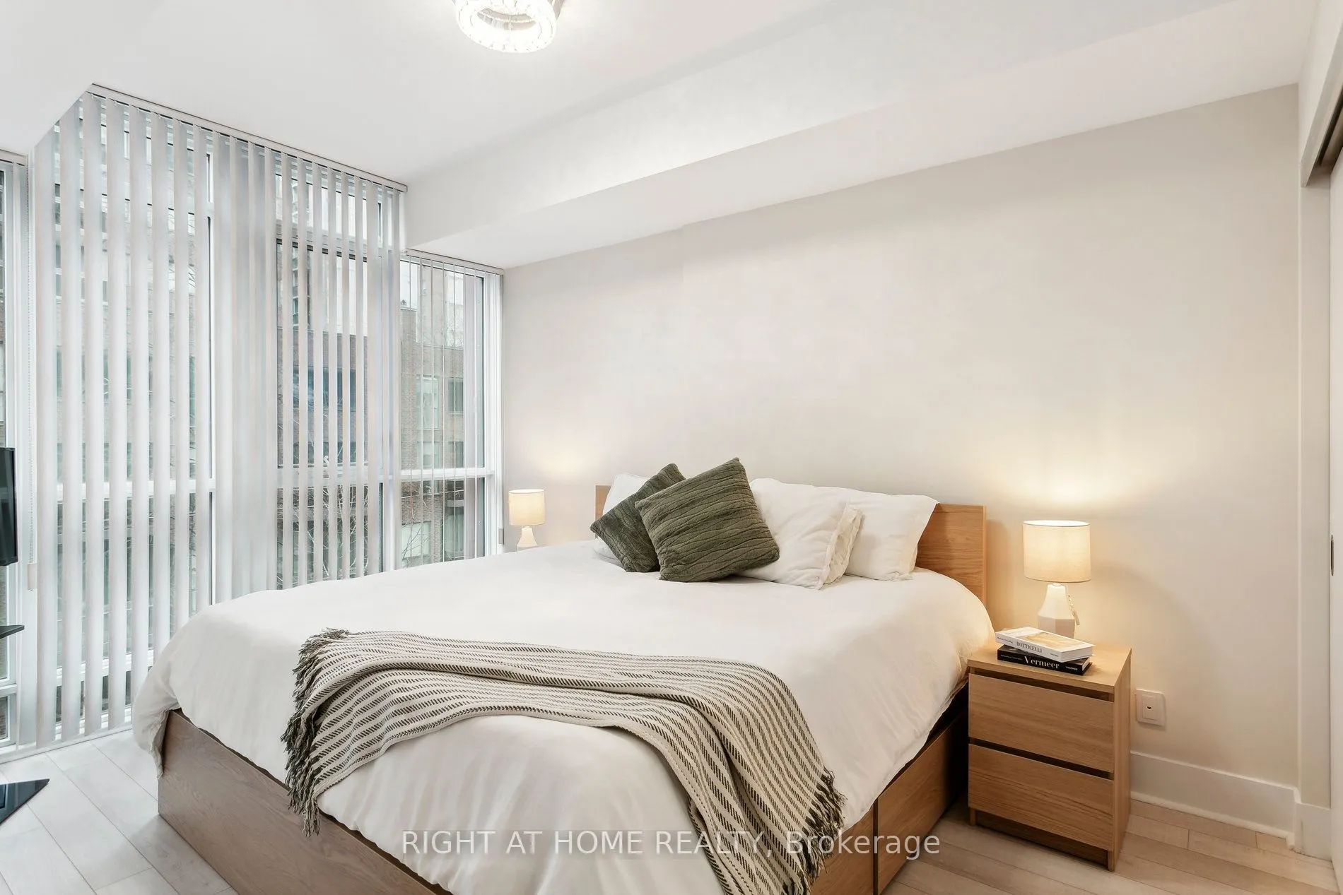 32 Davenport Road, #311