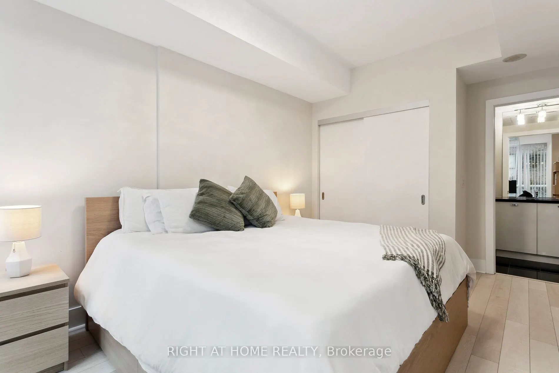 32 Davenport Road, #311