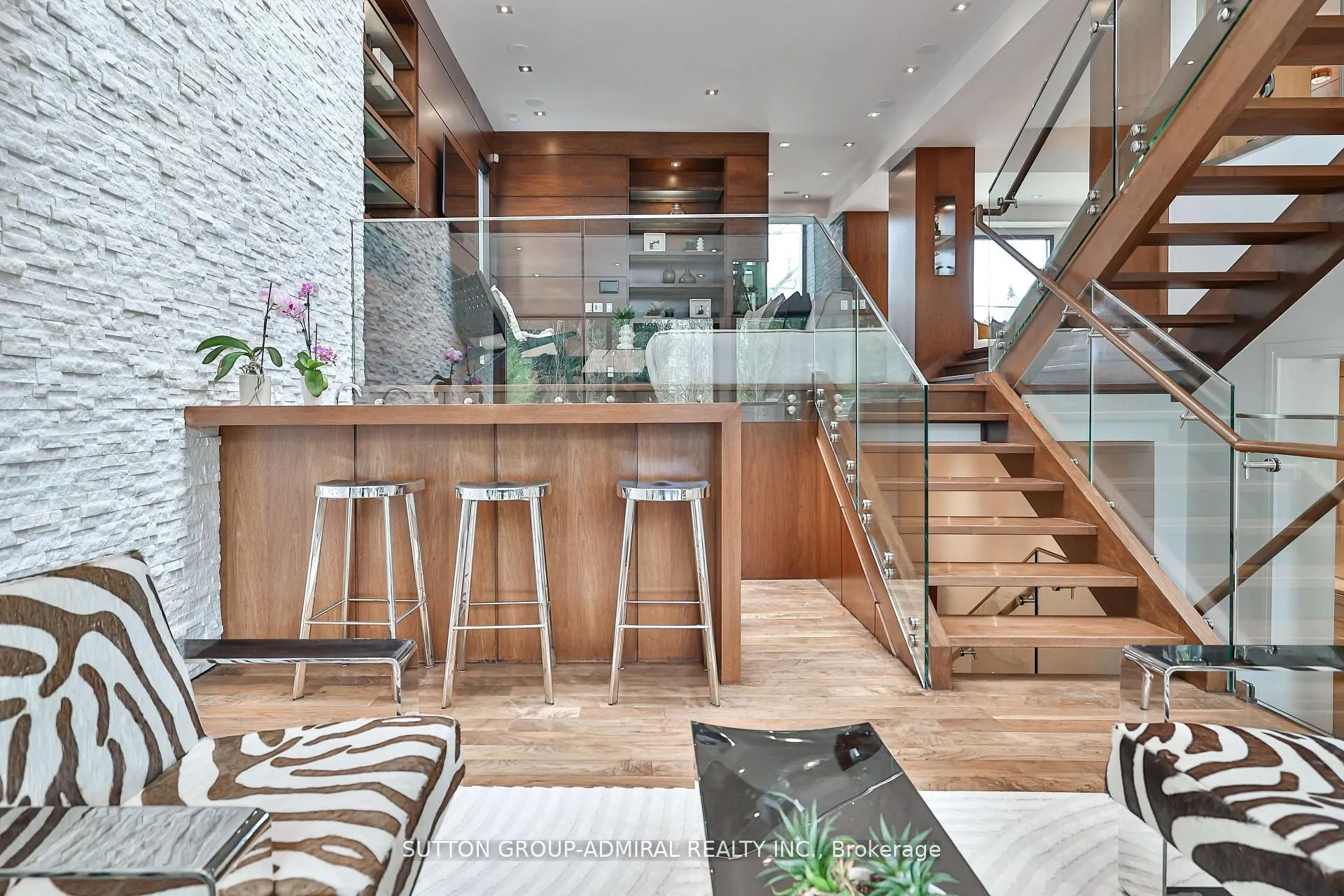 415 Douglas Avenue