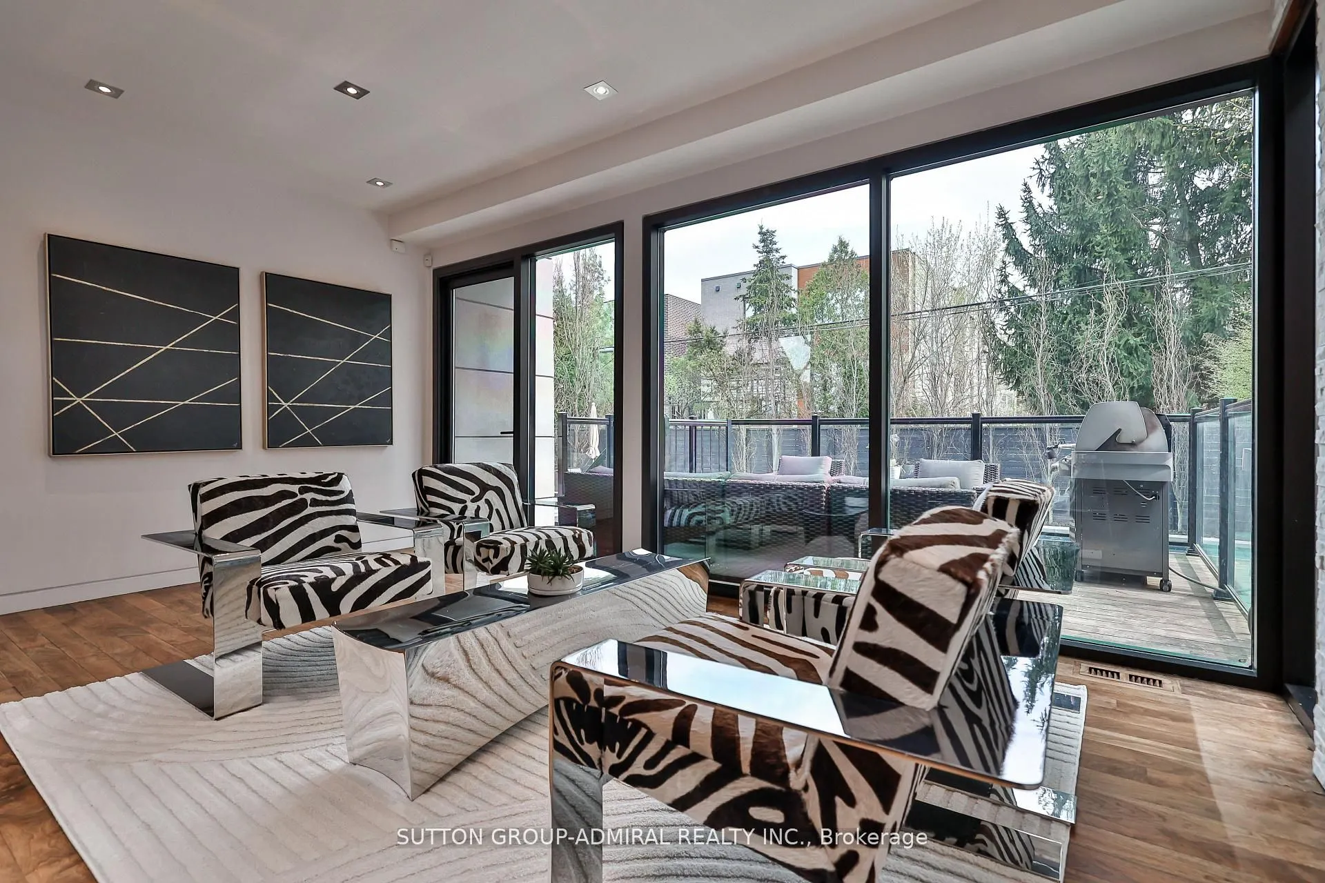 415 Douglas Avenue