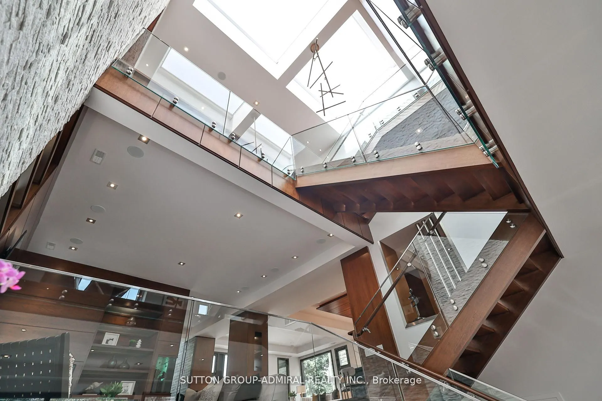 415 Douglas Avenue