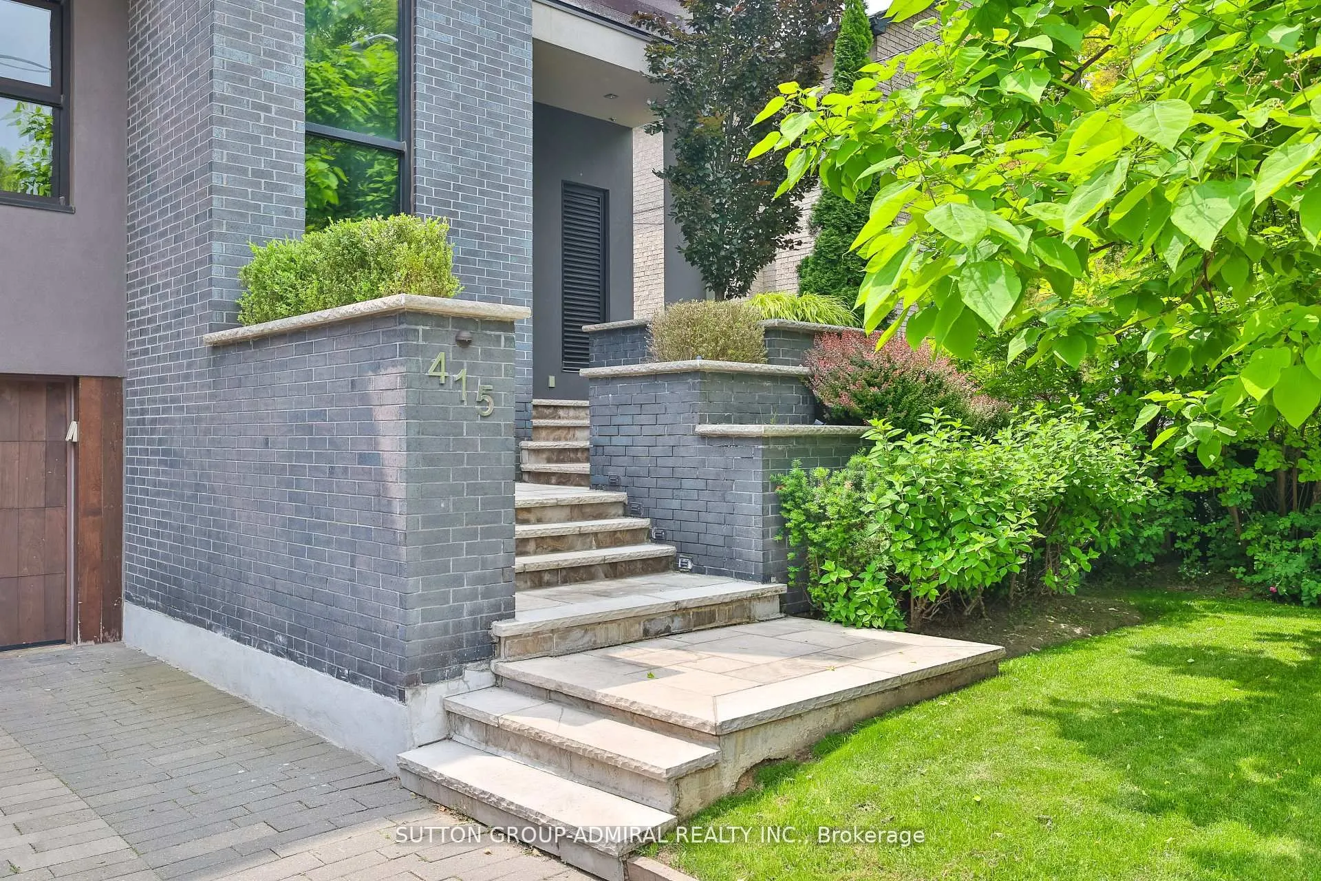 415 Douglas Avenue